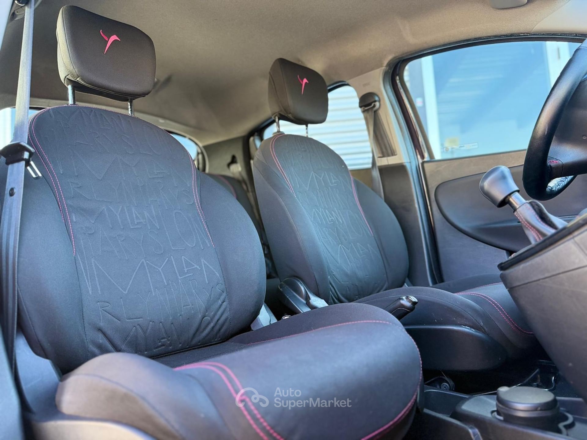 Lancia Ypsilon