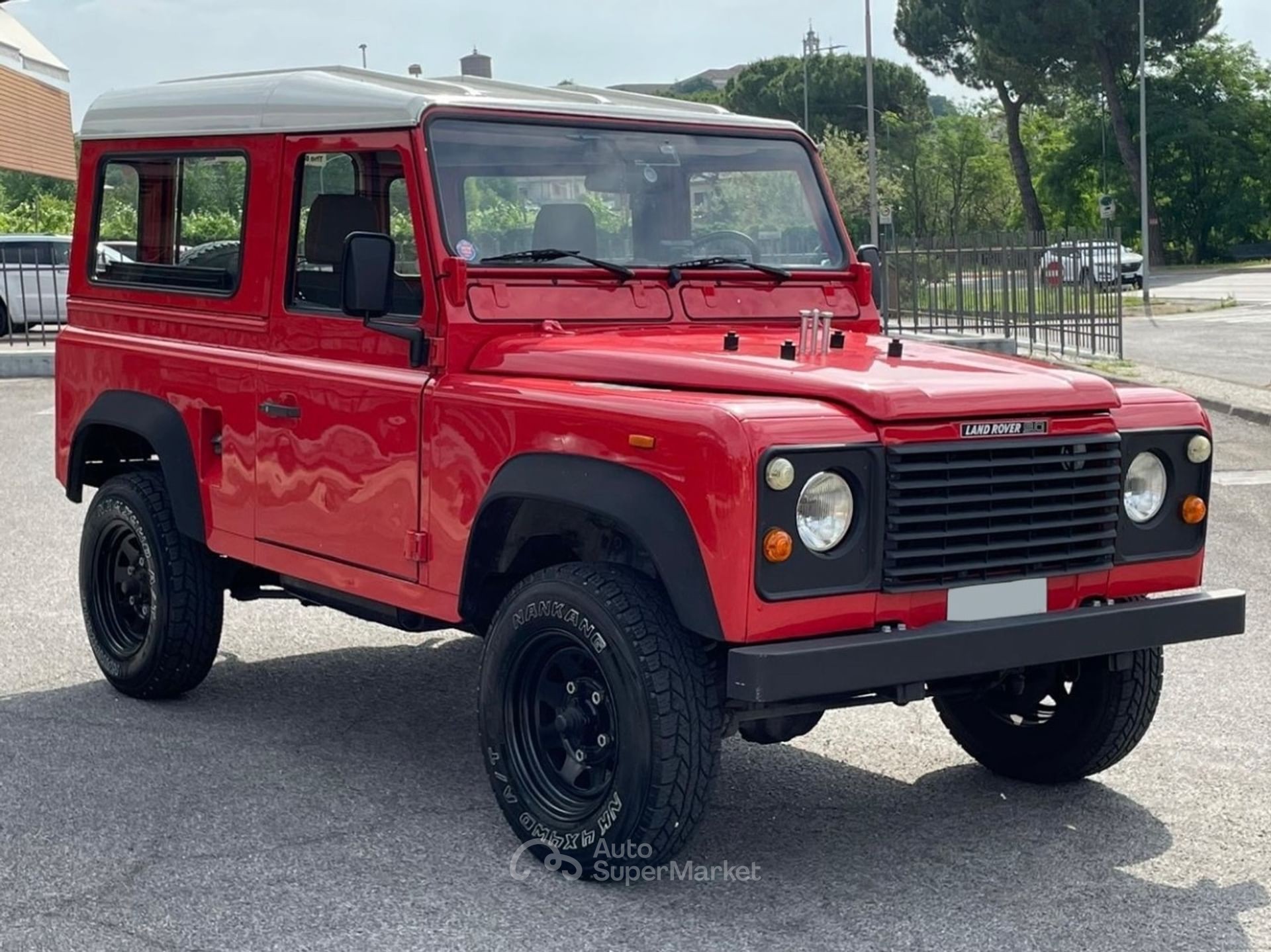 Land Rover Defender