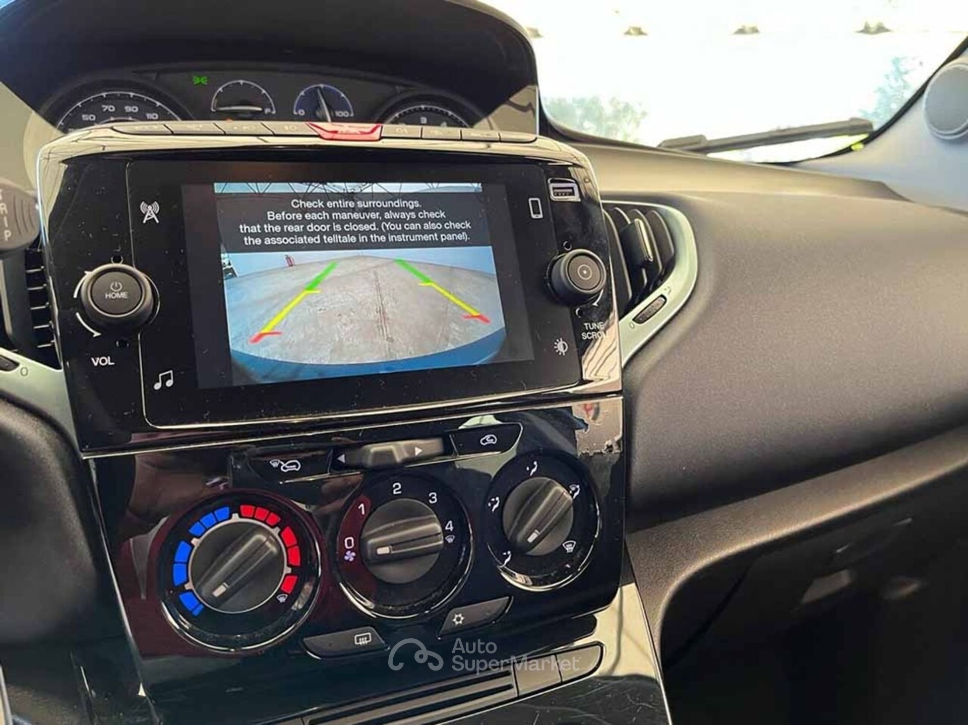 Lancia Ypsilon