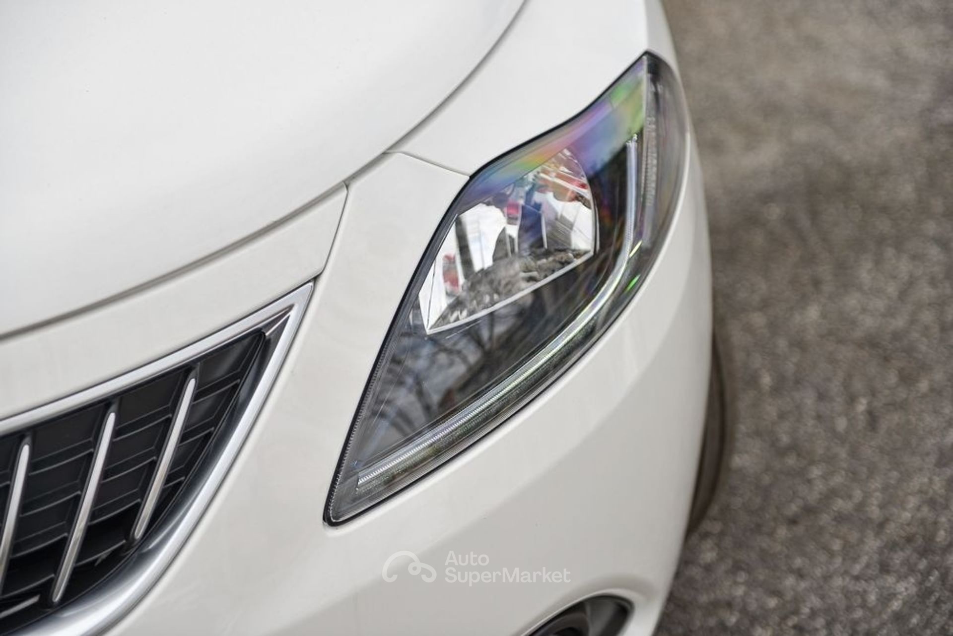 Lancia Ypsilon