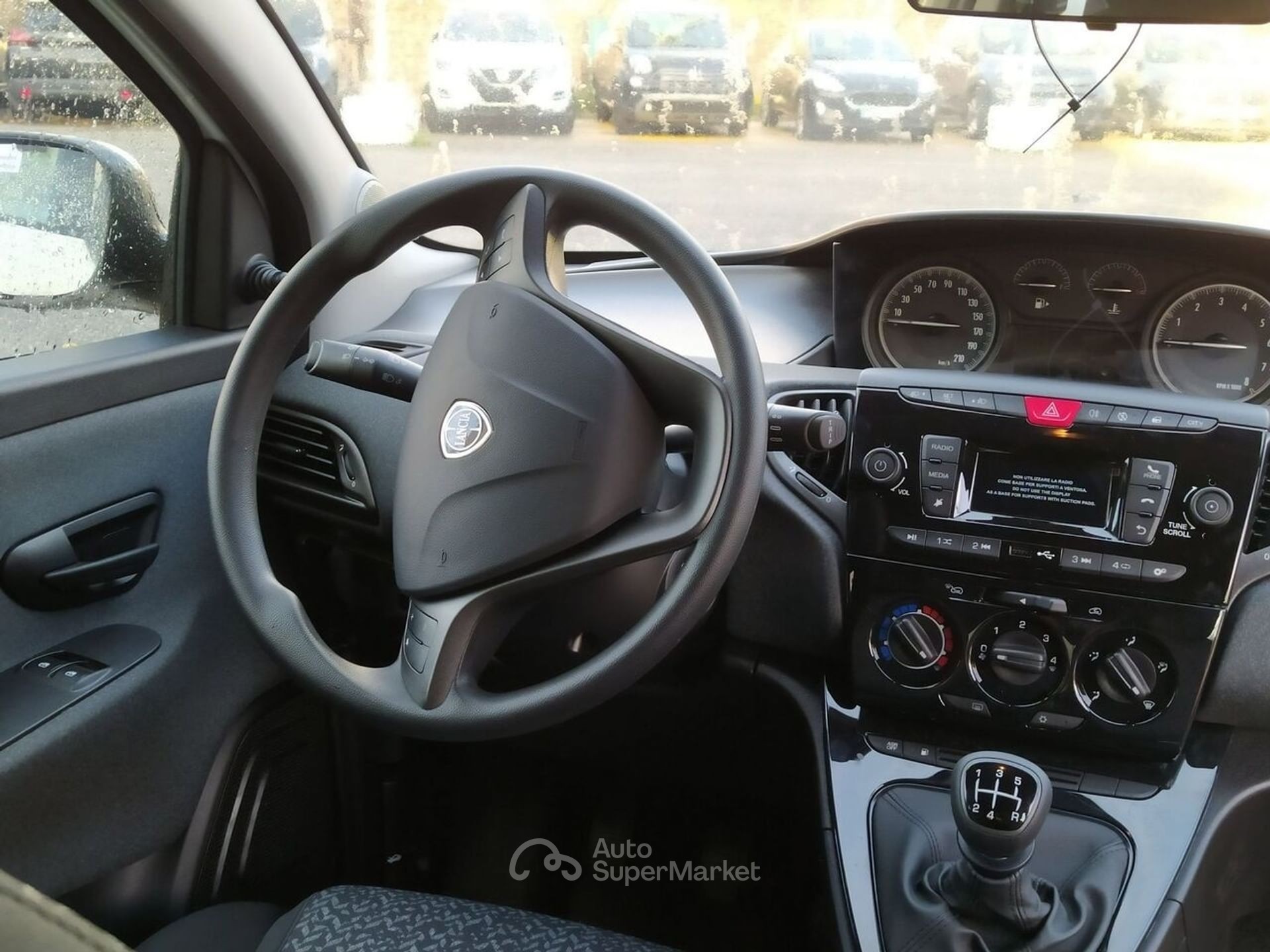Lancia Ypsilon