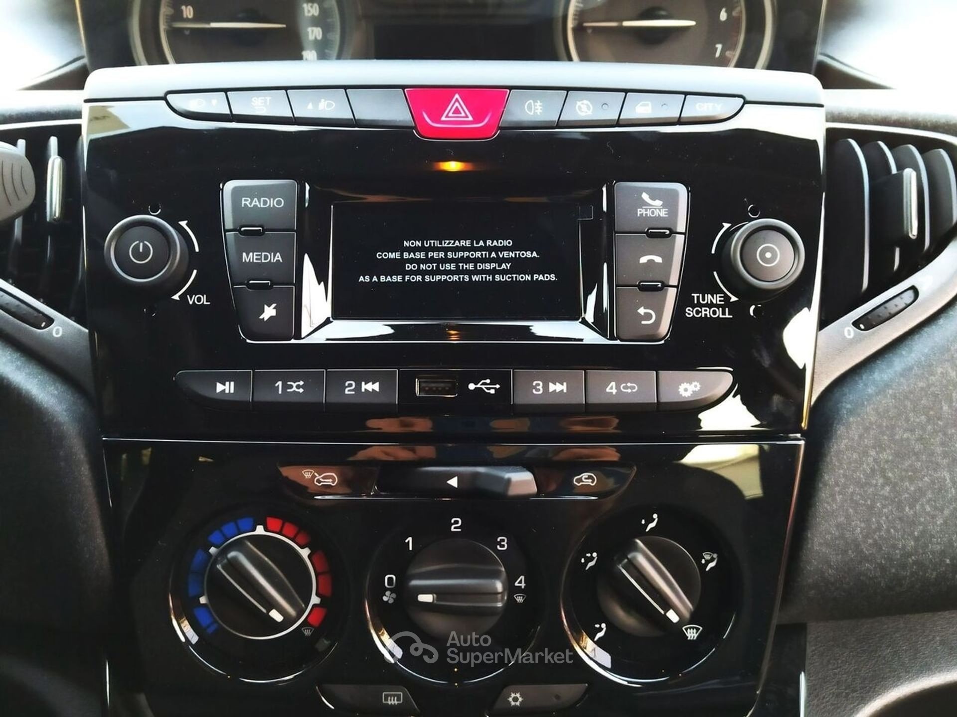 Lancia Ypsilon