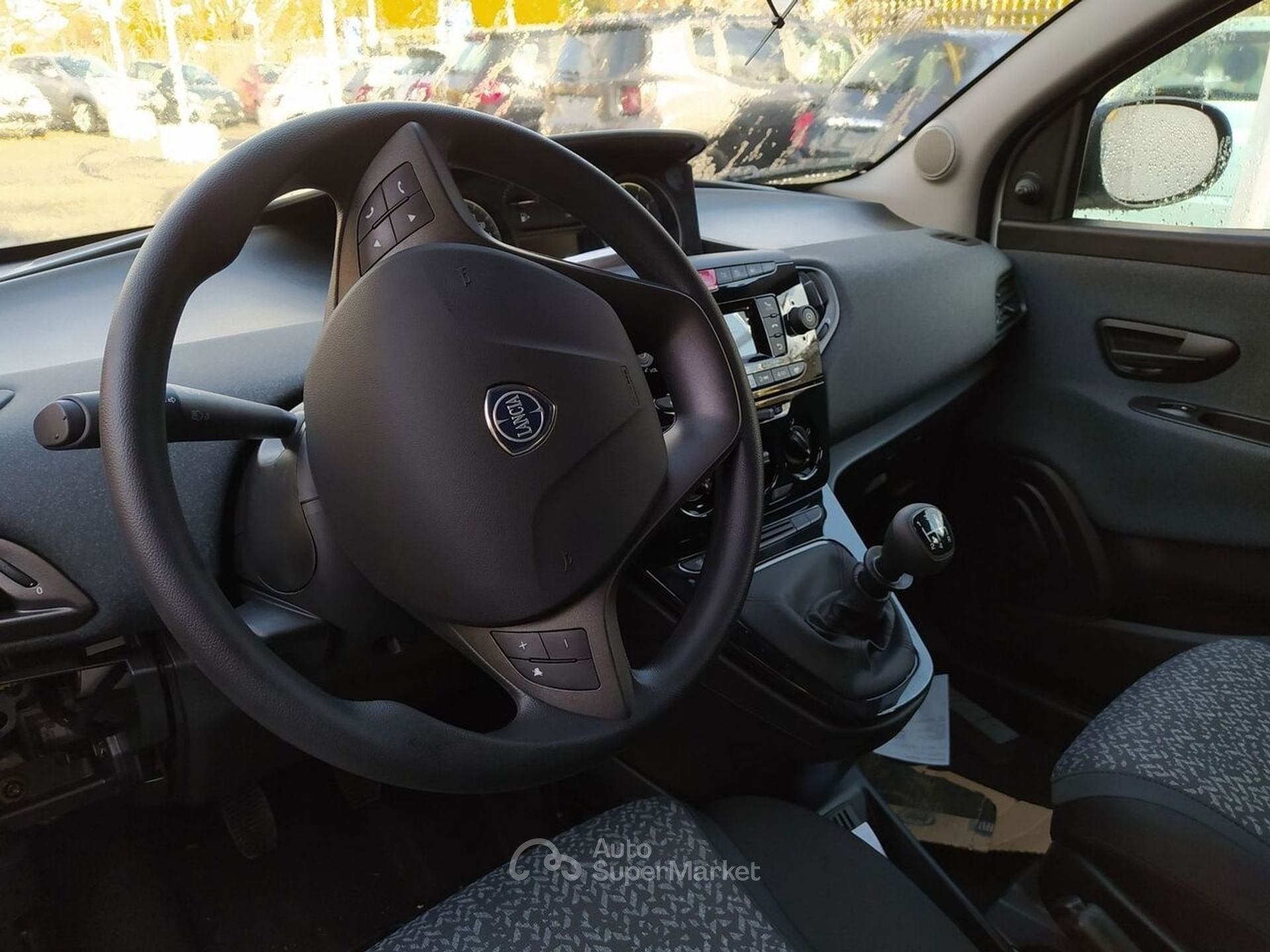 Lancia Ypsilon