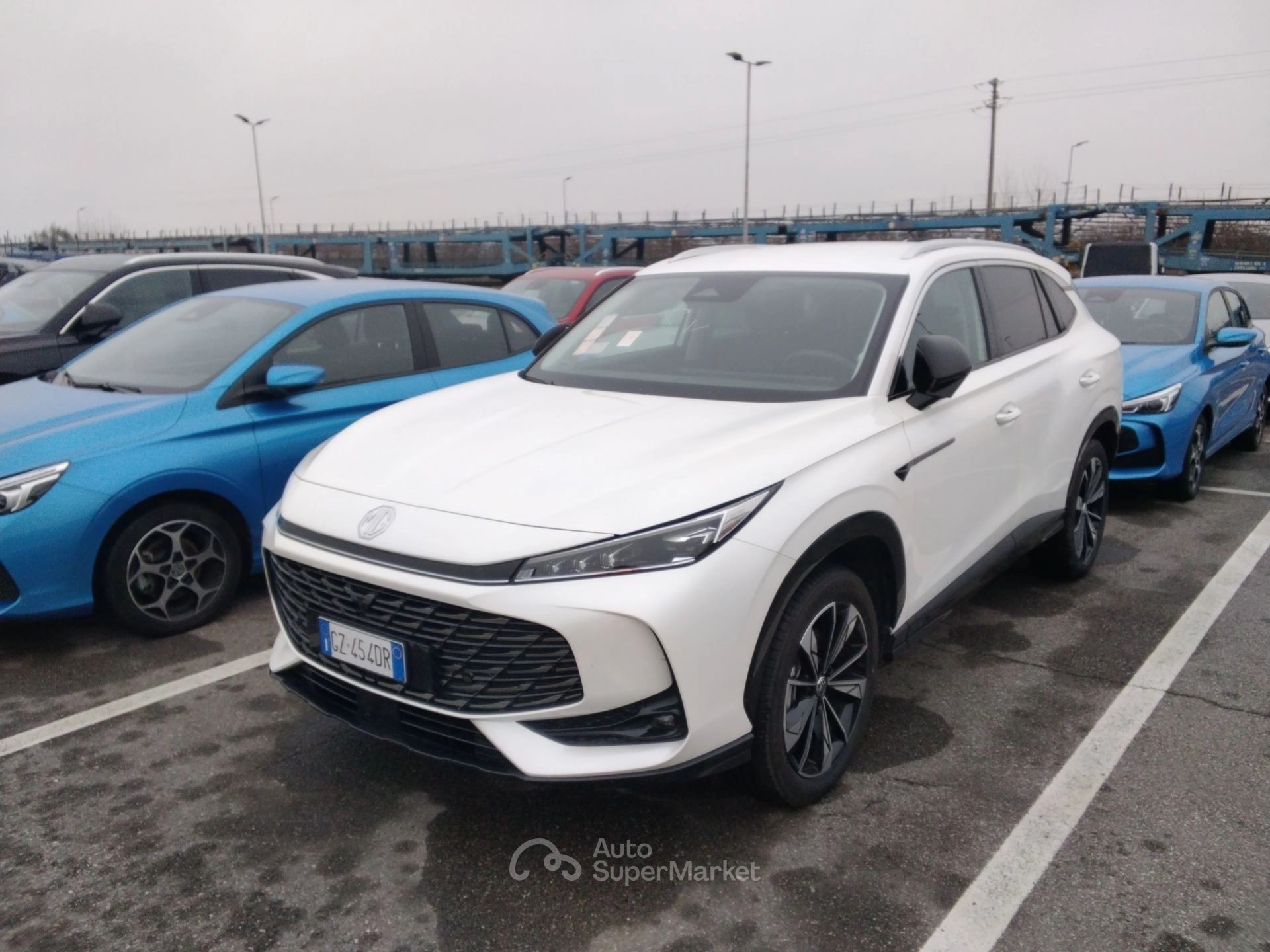 MG HS