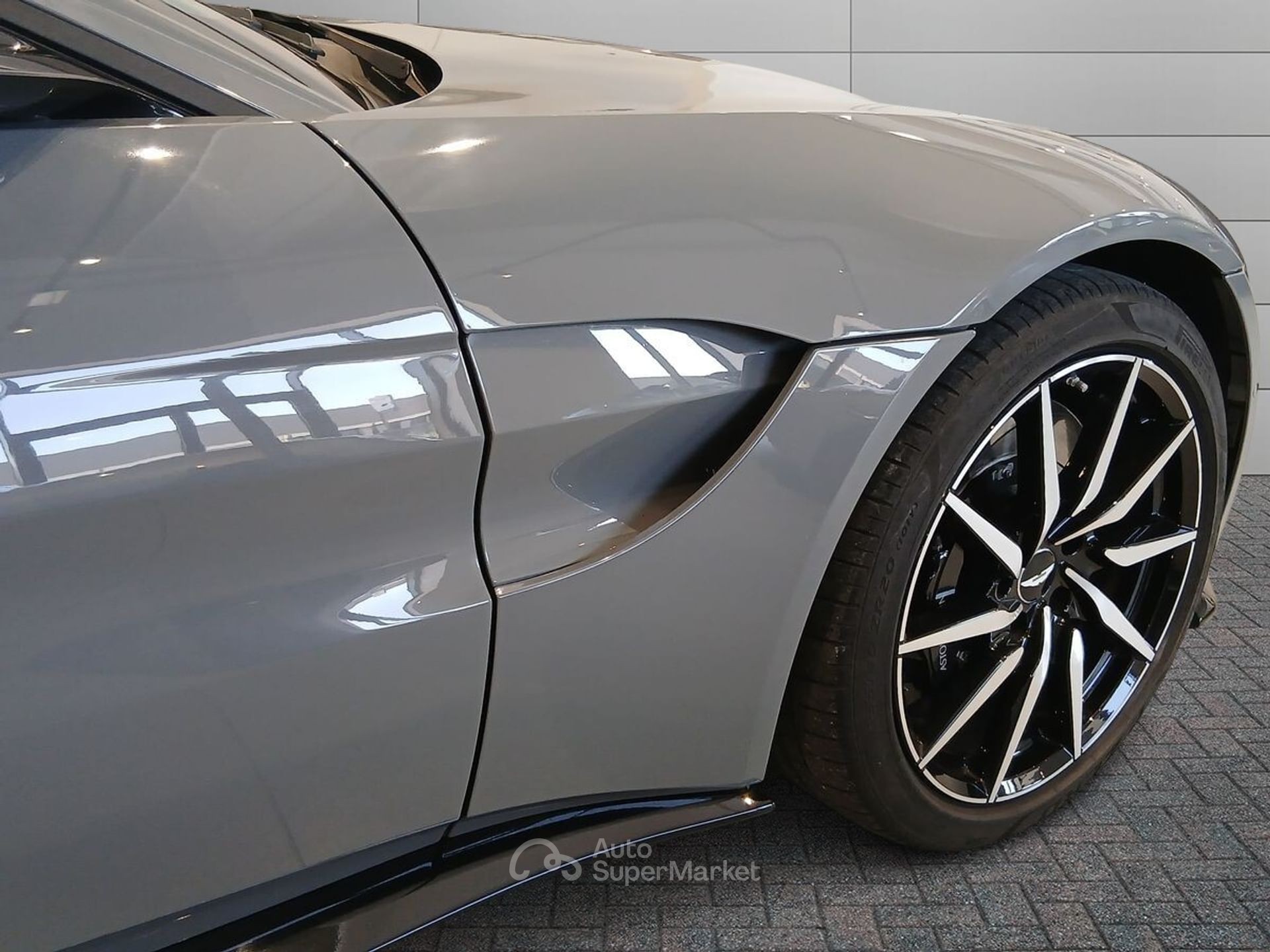 Aston Martin Vantage