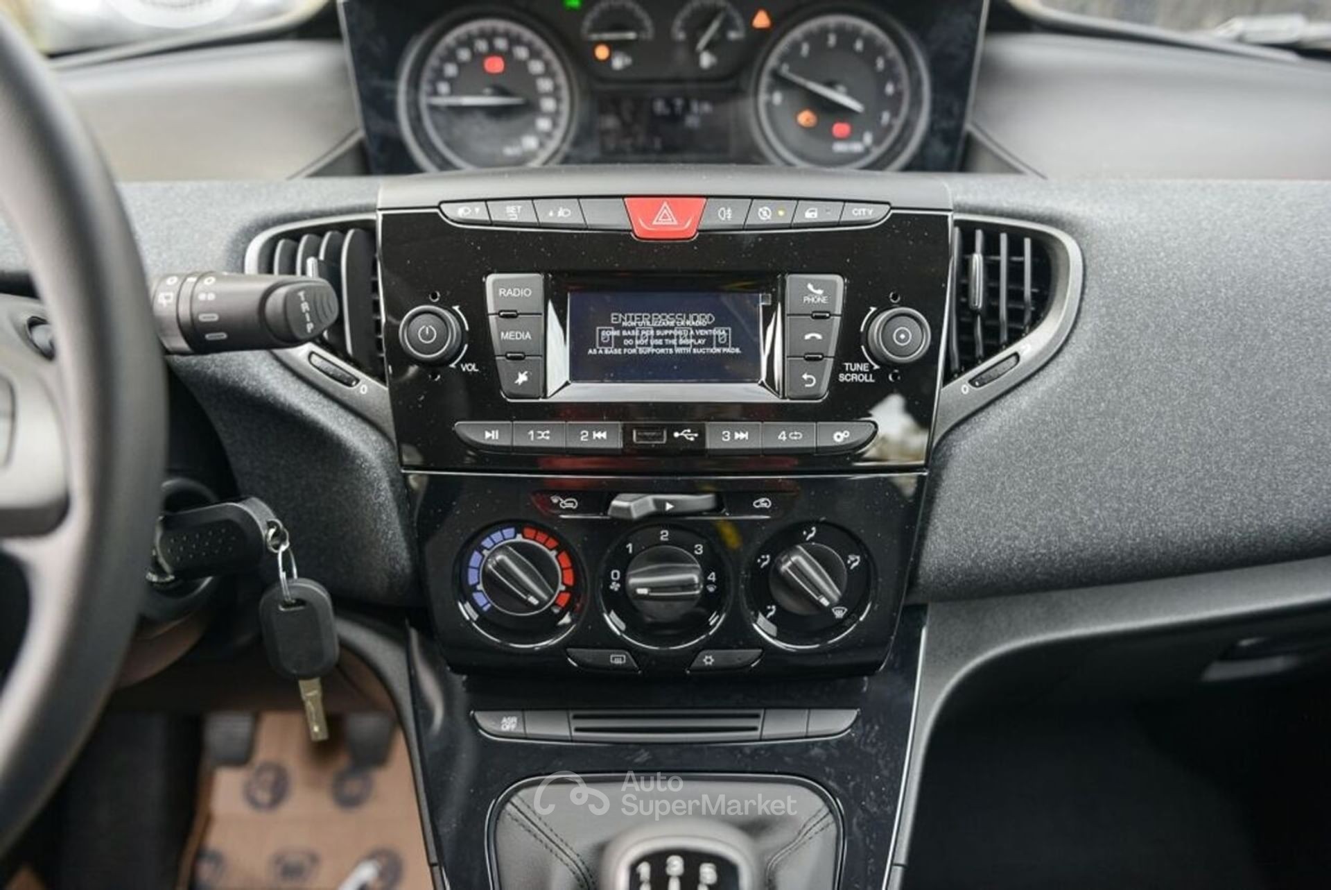 Lancia Ypsilon