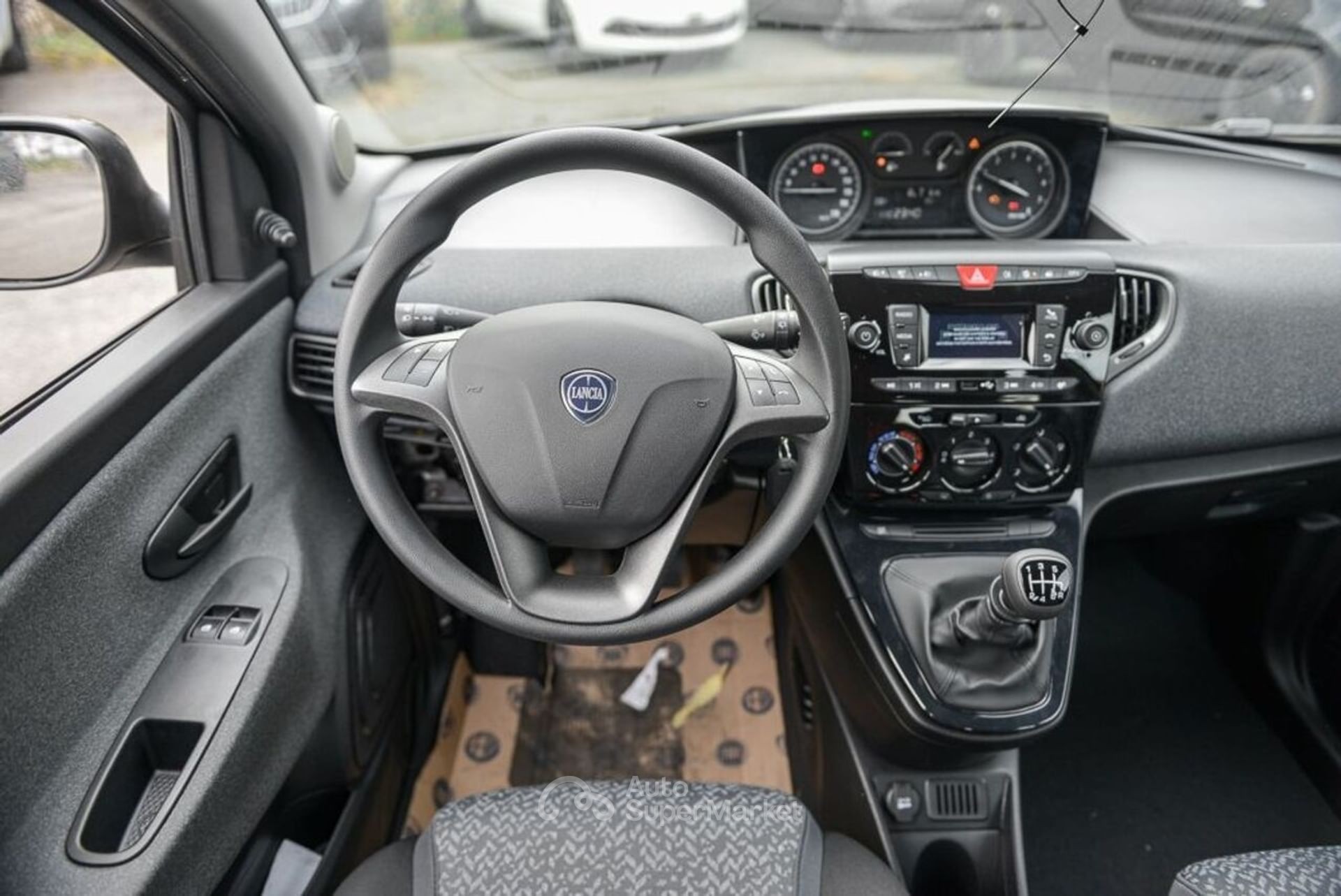 Lancia Ypsilon