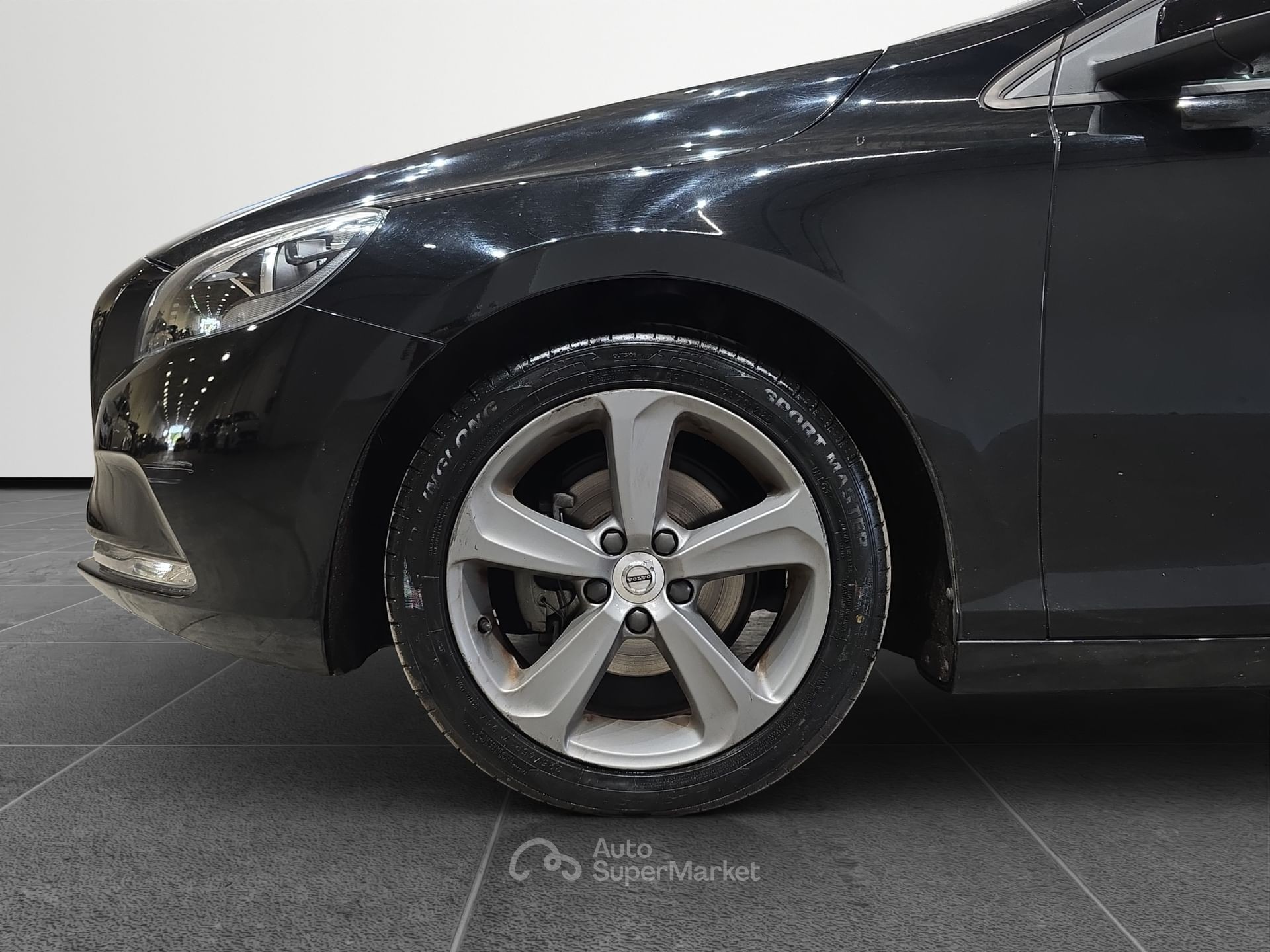 Volvo V40