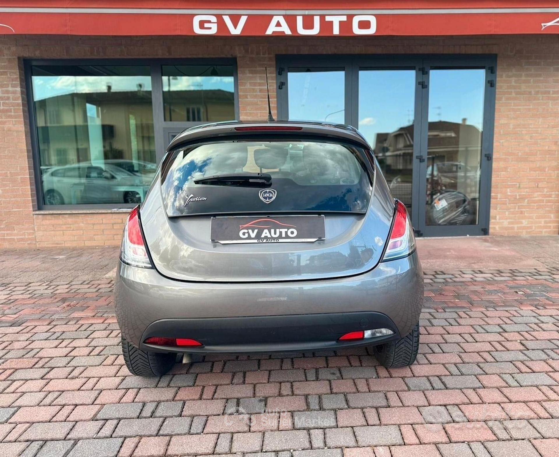 Lancia Ypsilon