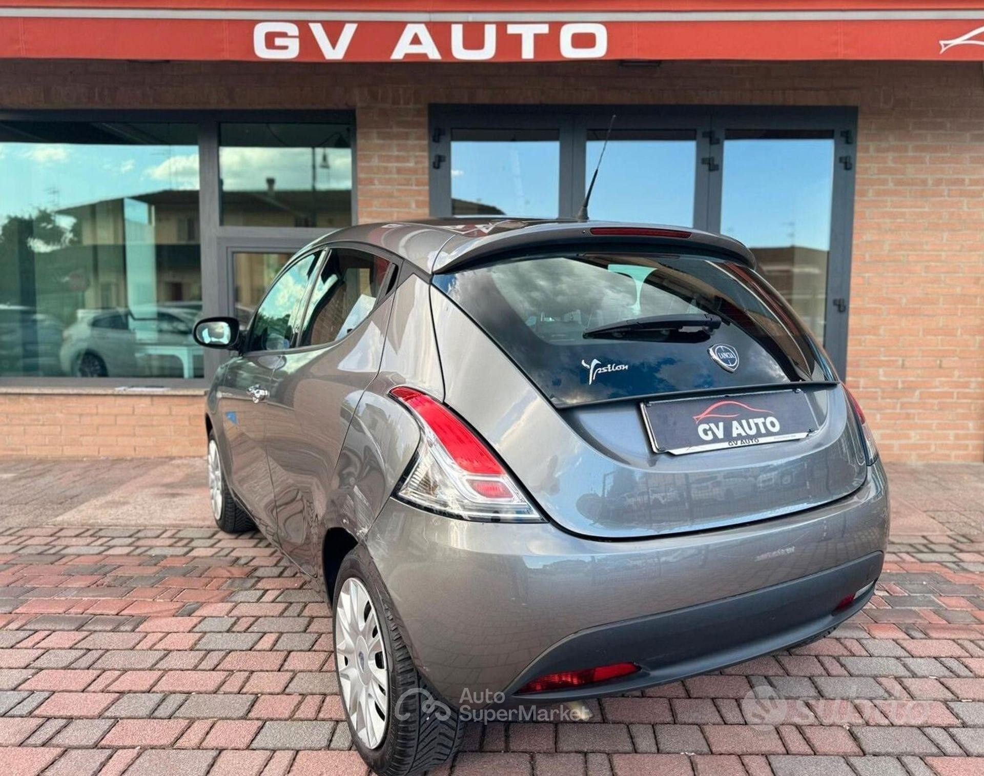 Lancia Ypsilon