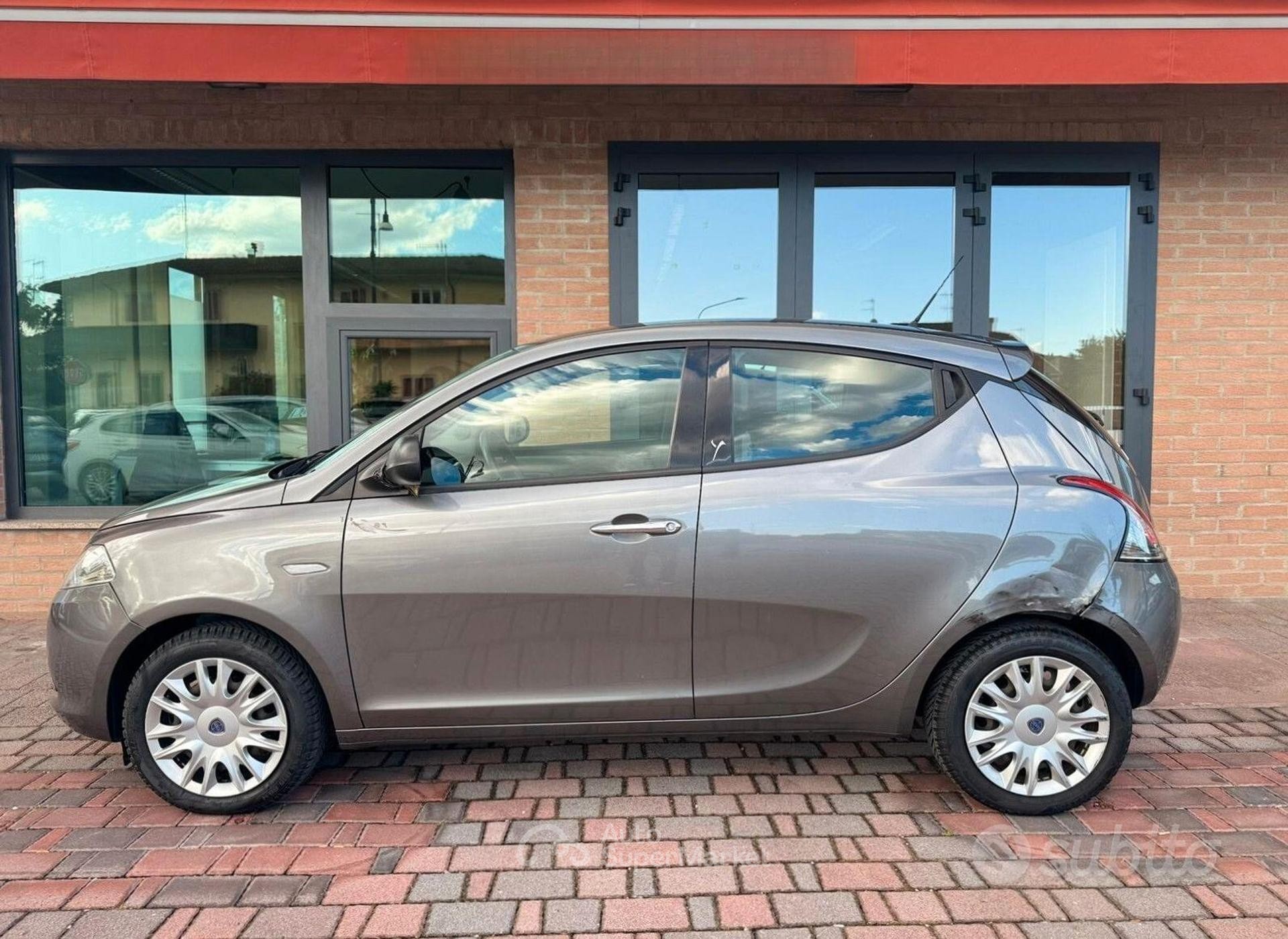 Lancia Ypsilon