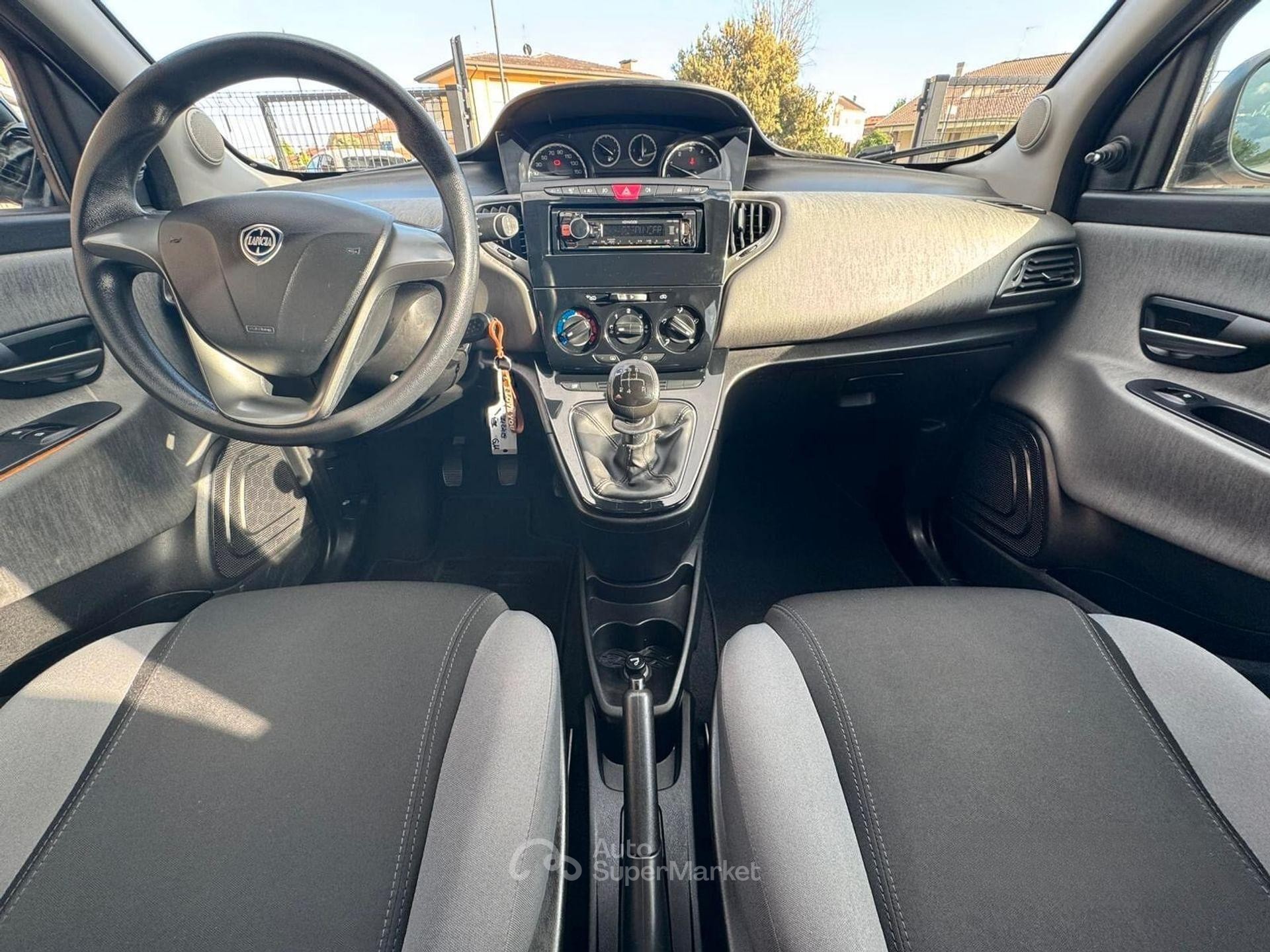 Lancia Ypsilon