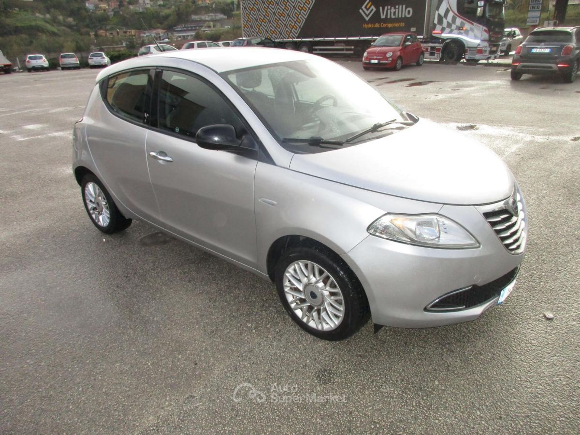 Lancia Ypsilon