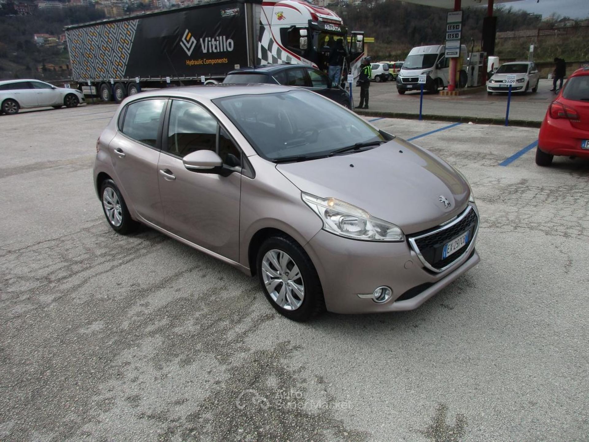 Peugeot 208