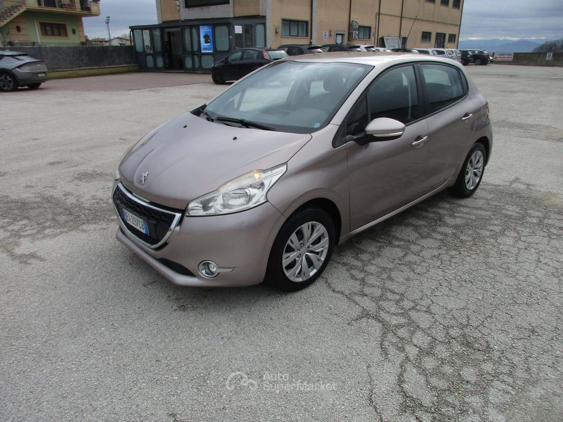 Peugeot 208