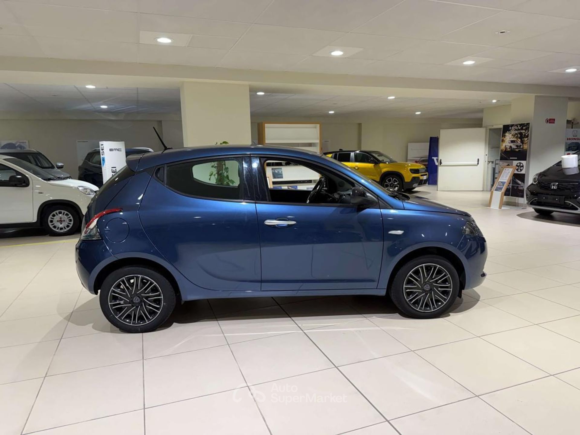 Lancia Ypsilon