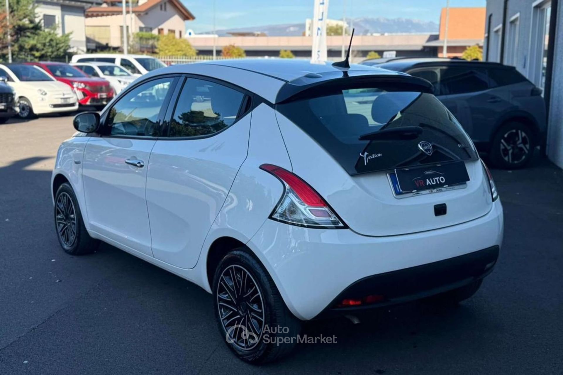 Lancia Ypsilon