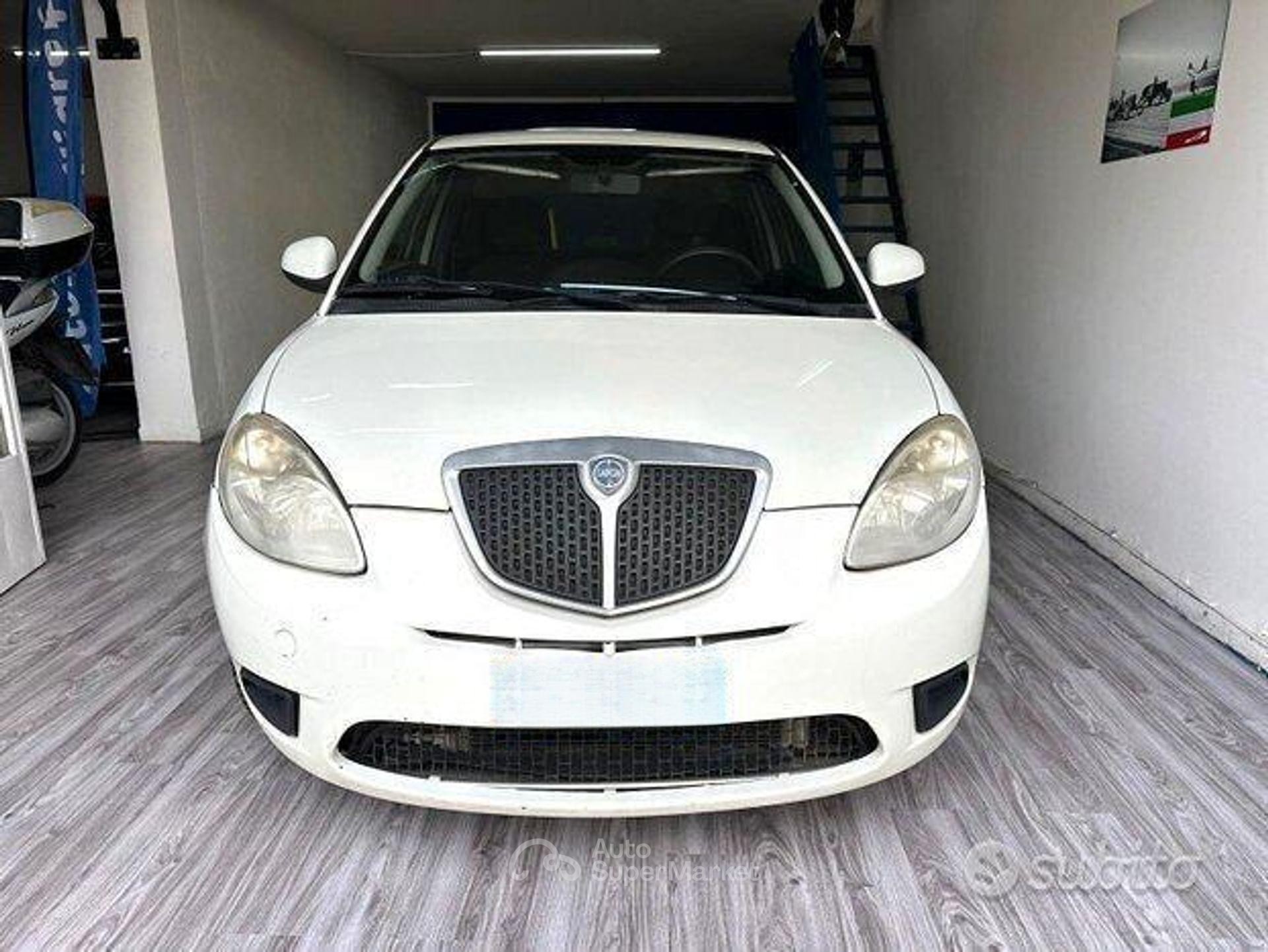 Lancia Ypsilon