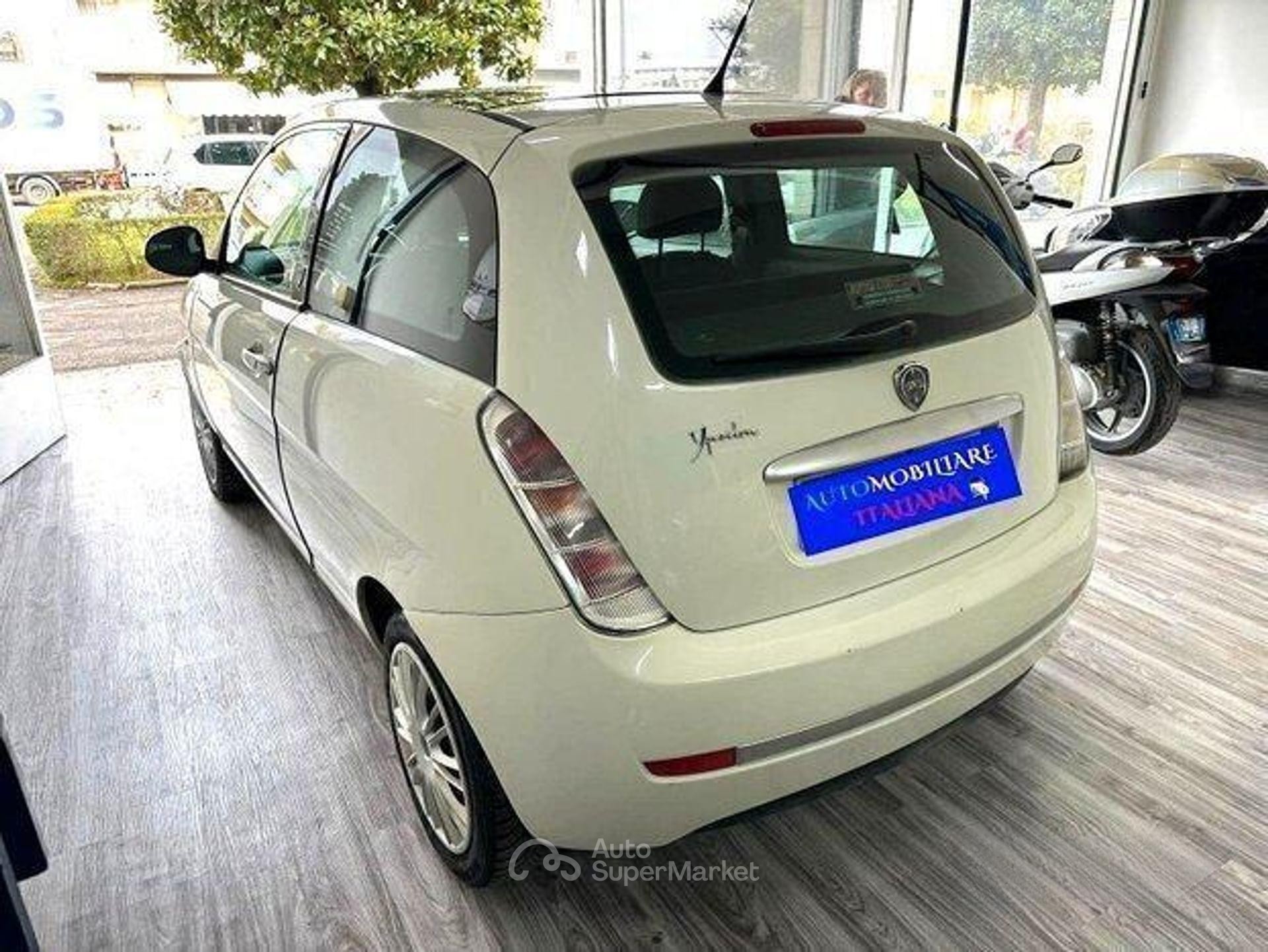 Lancia Ypsilon