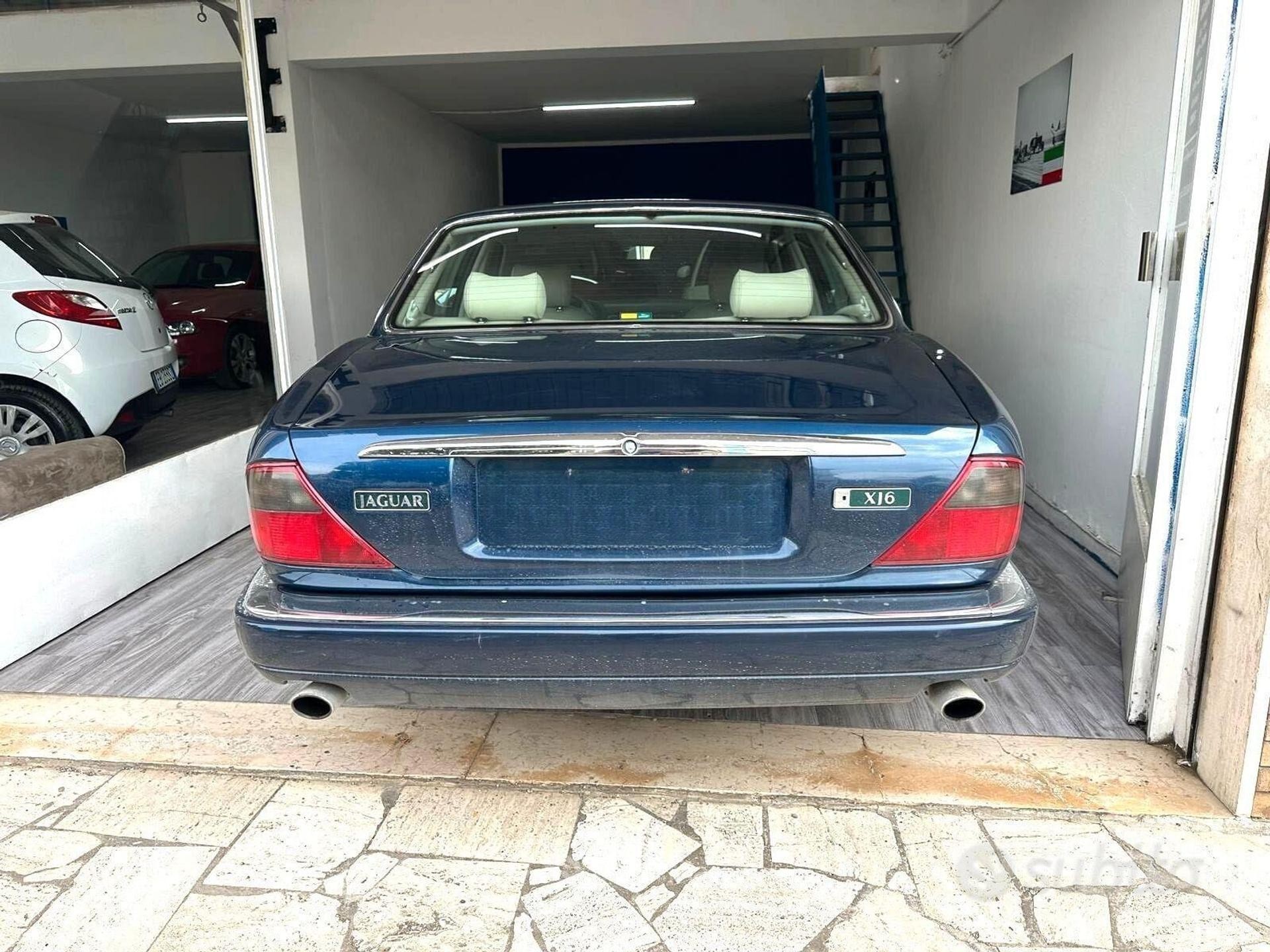 Jaguar XJ