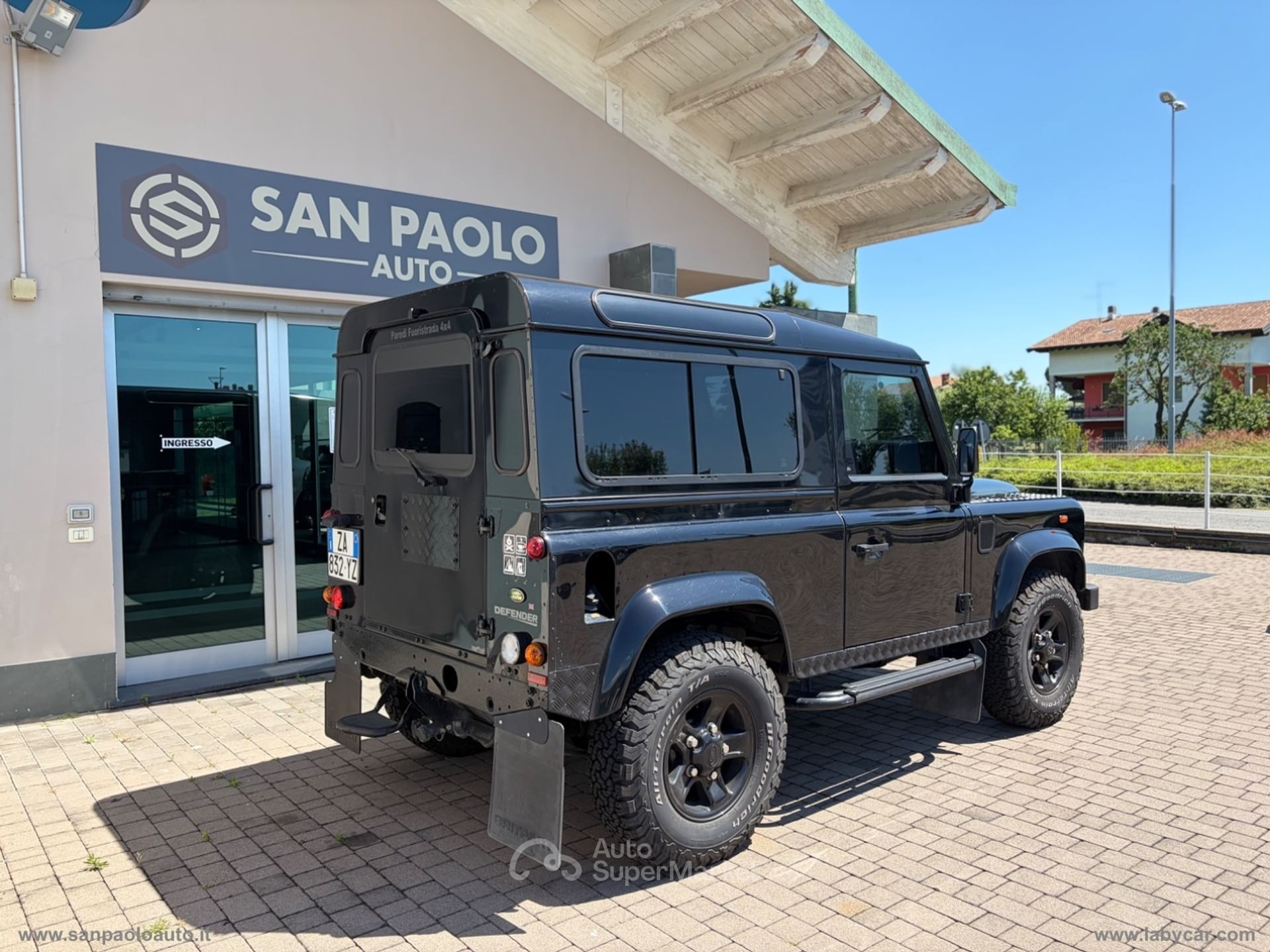 Land Rover Defender