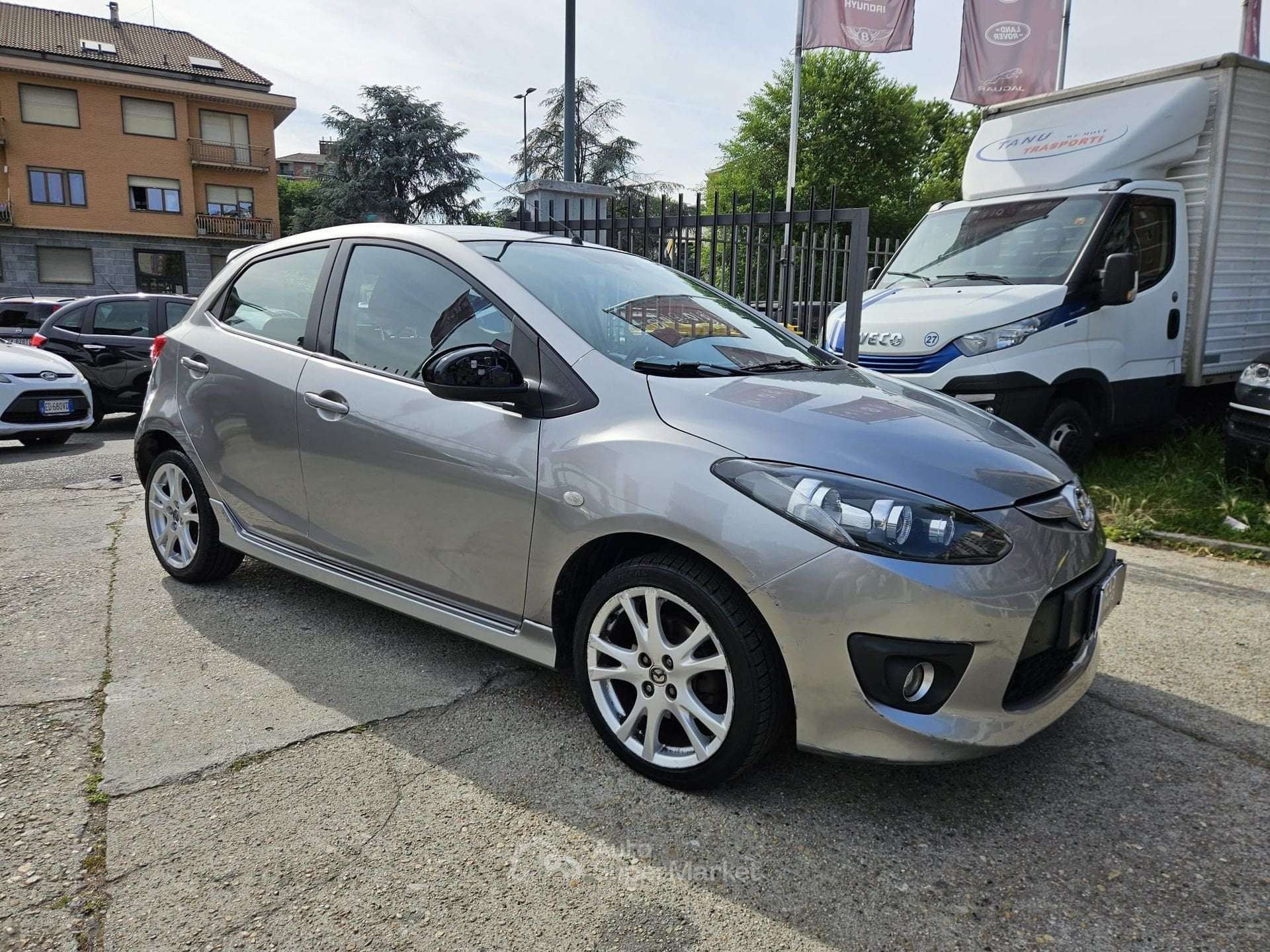 Mazda 2