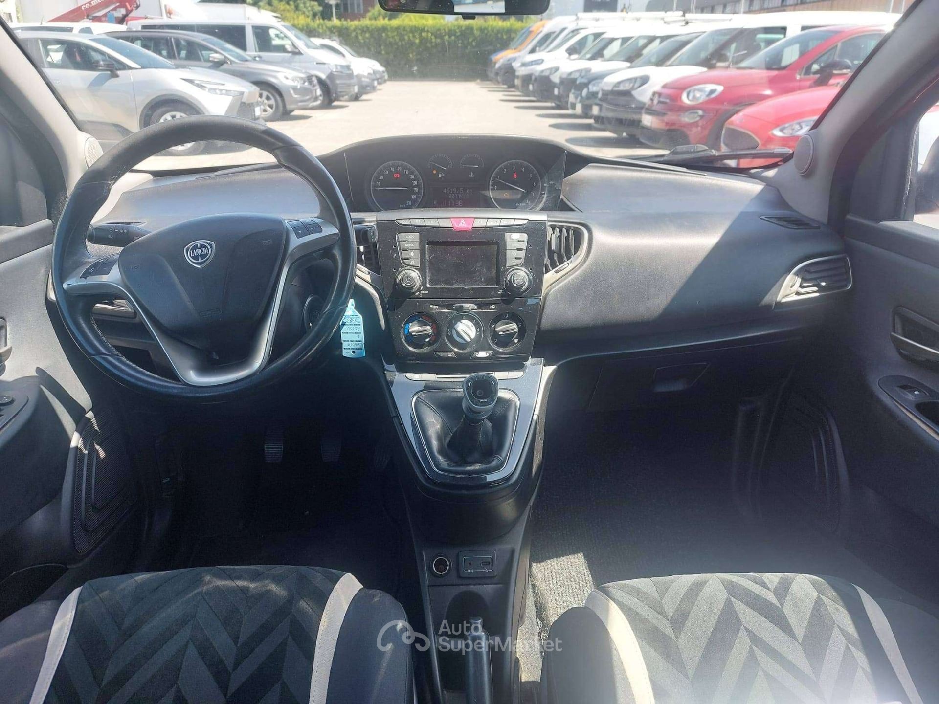 Lancia Ypsilon