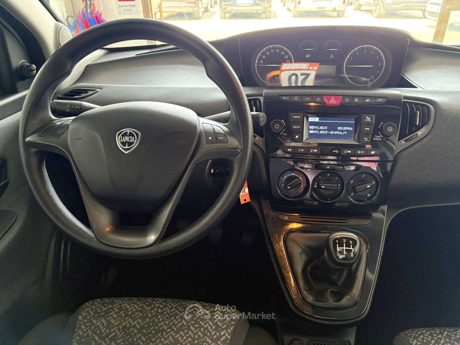 Lancia Ypsilon