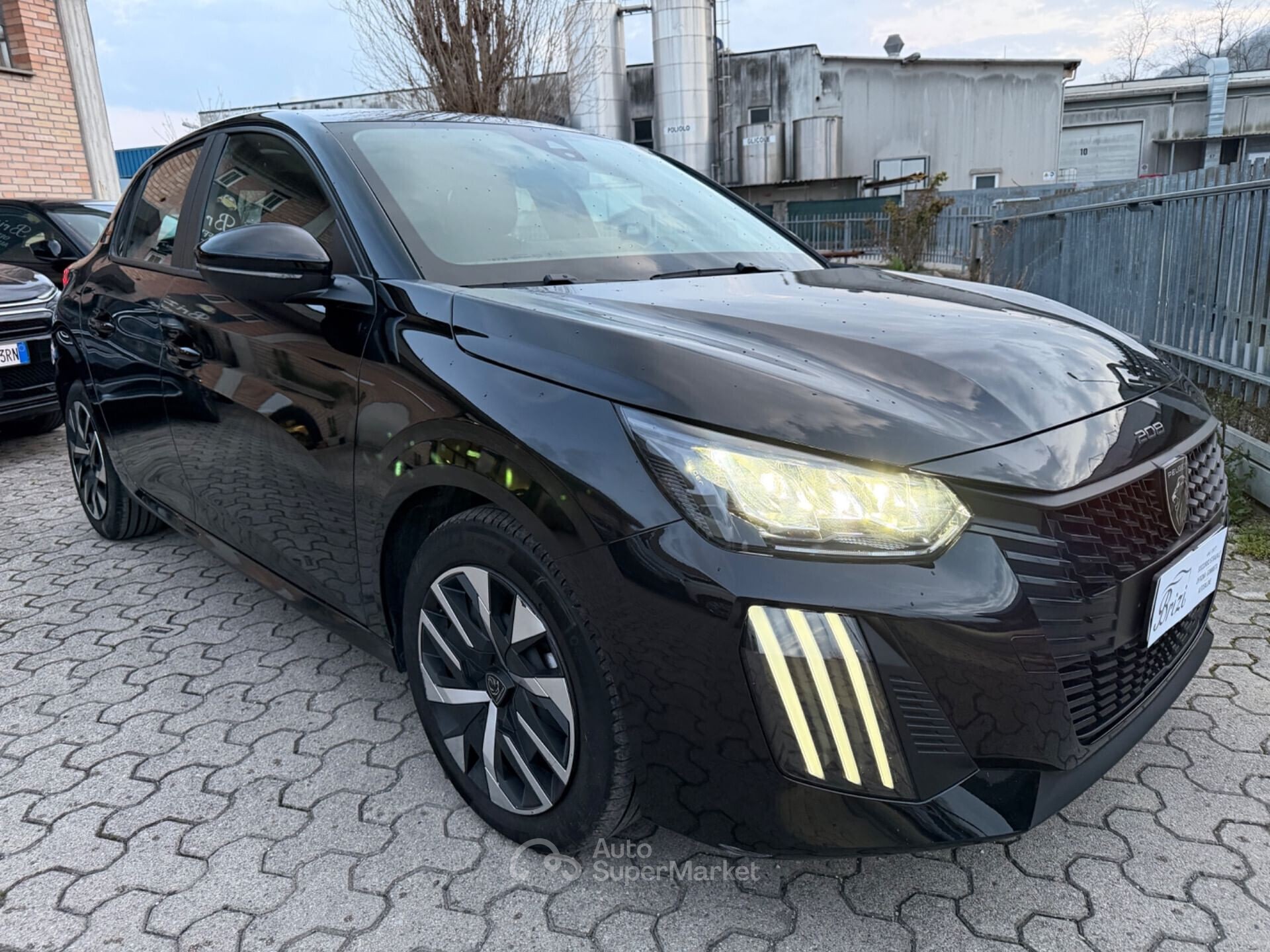 Peugeot 208