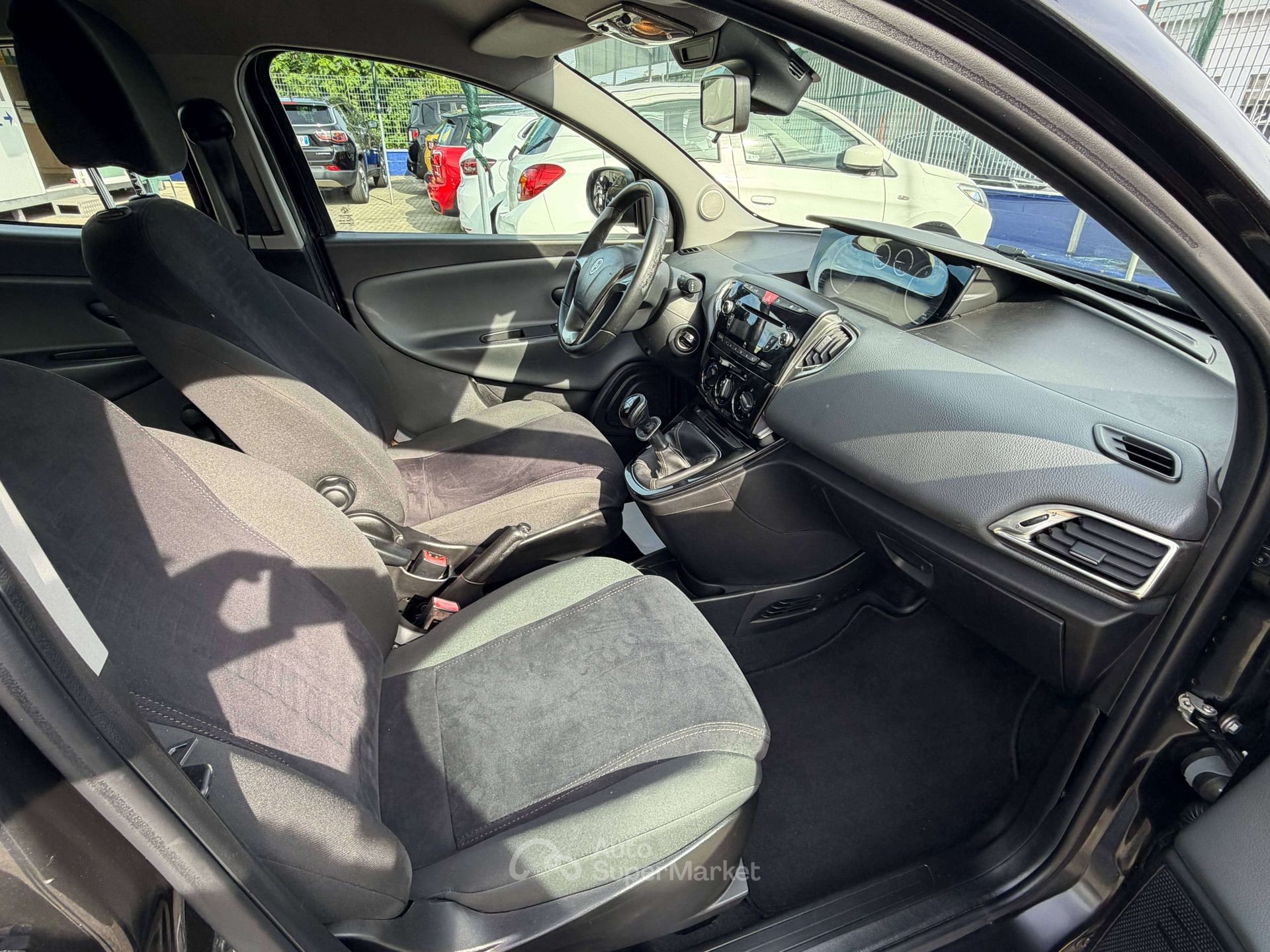 Lancia Ypsilon