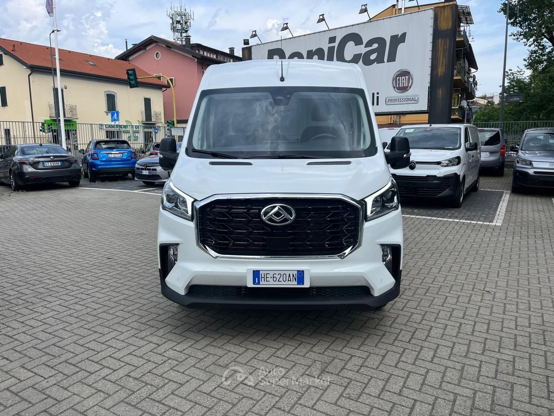 Maxus Deliver9