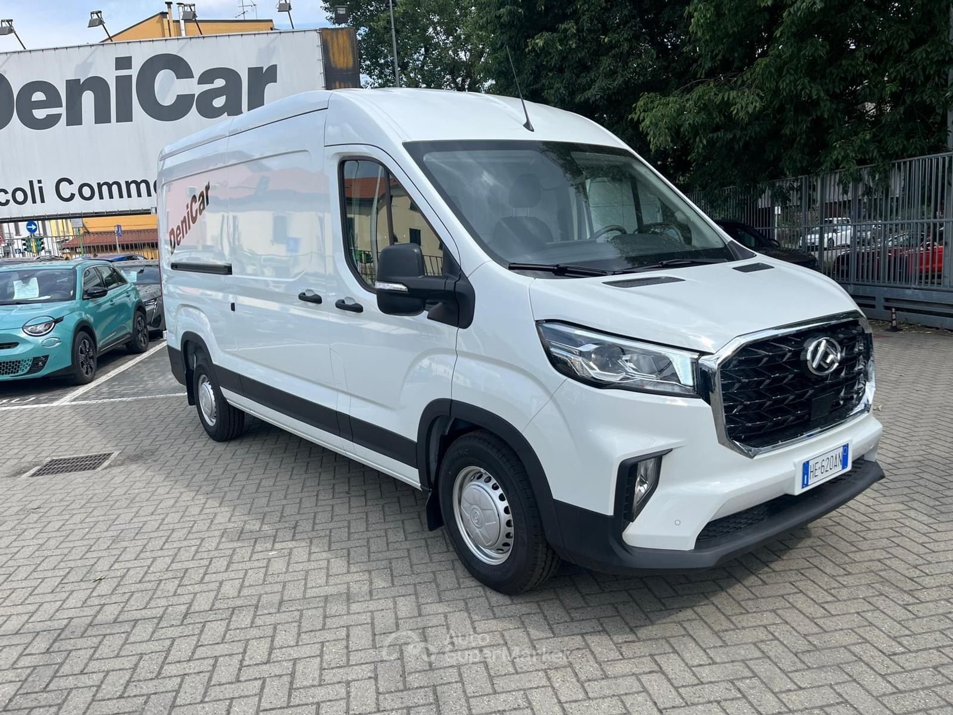 Maxus Deliver9