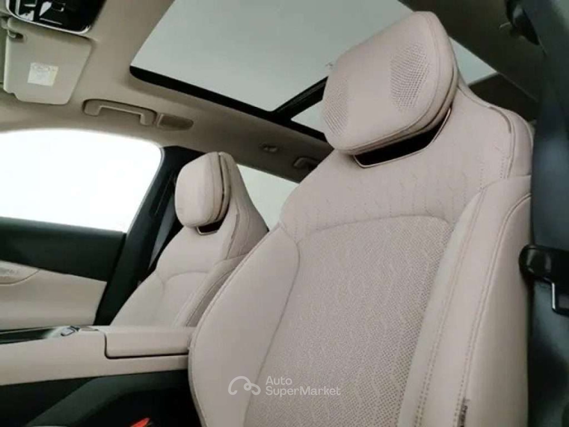 Lynk & Co 08