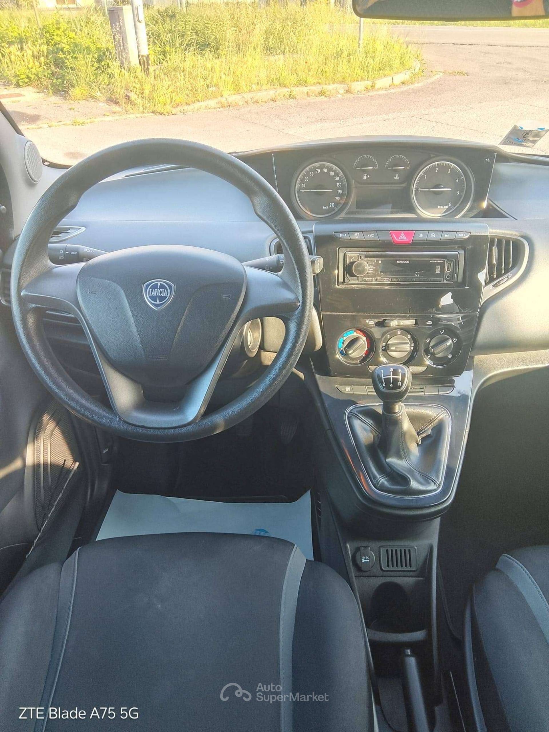 Lancia Ypsilon