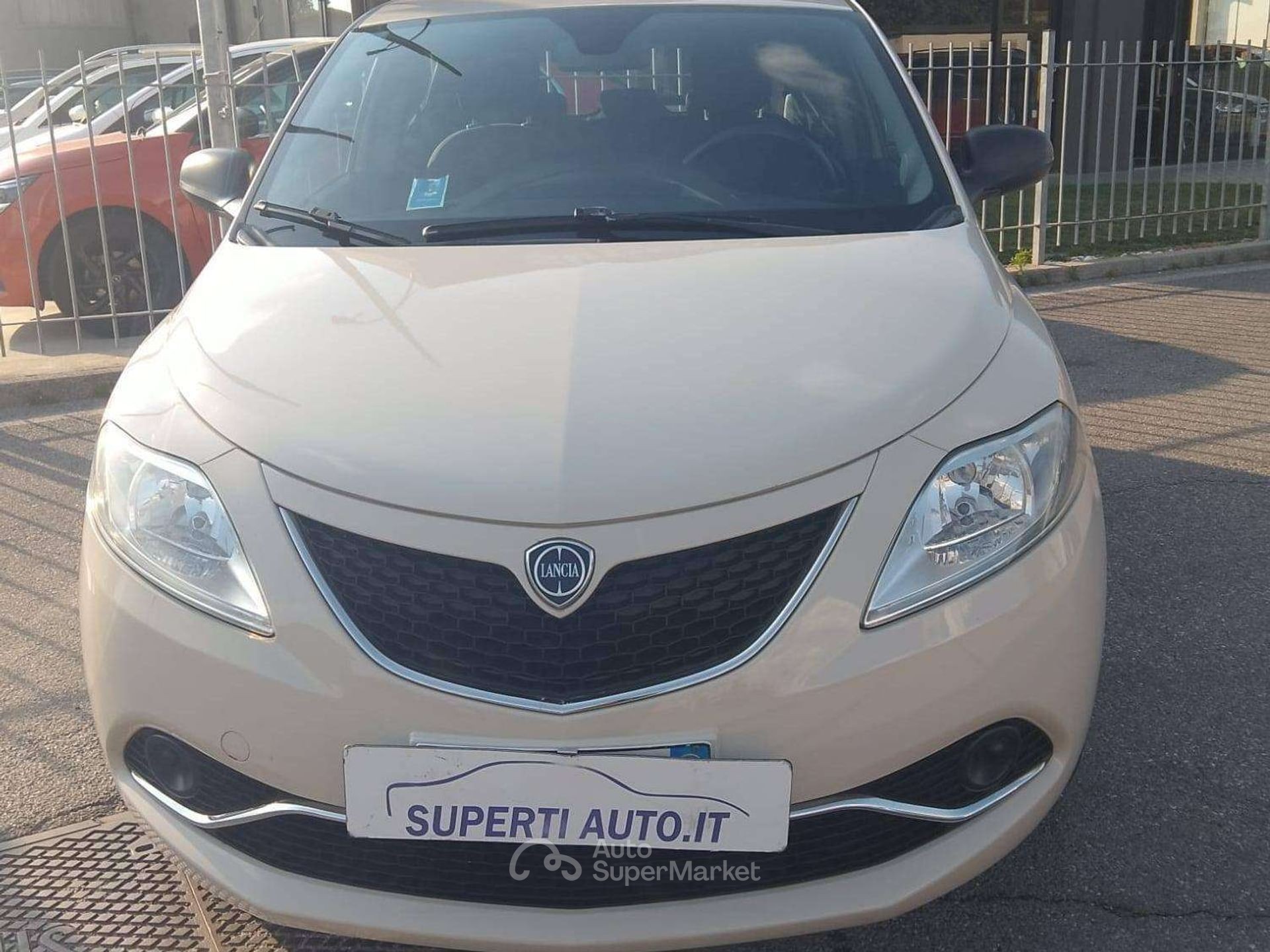Lancia Ypsilon