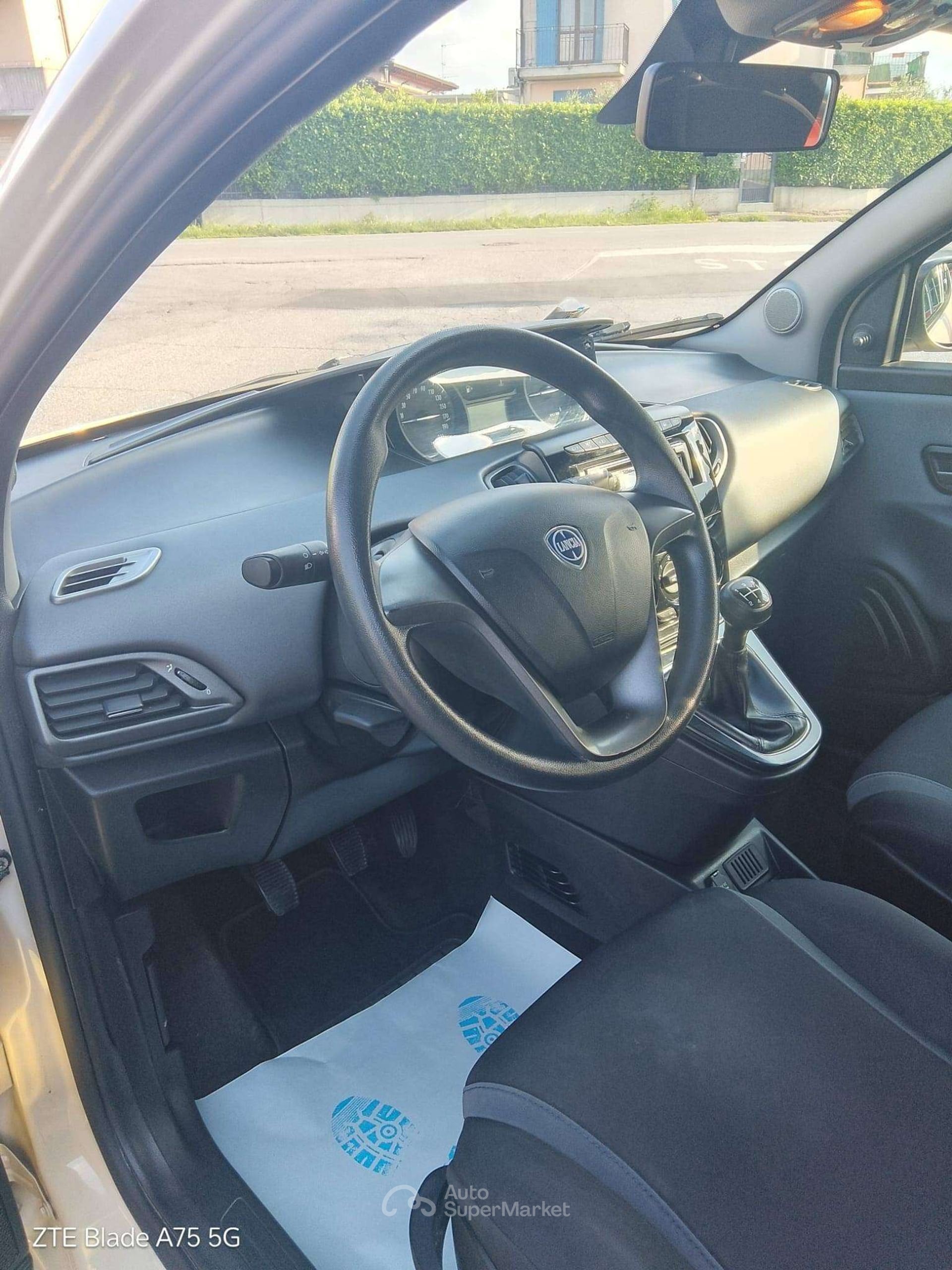 Lancia Ypsilon