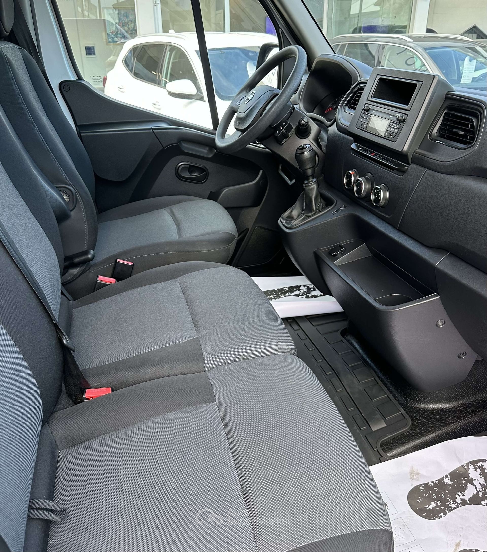 Nissan Interstar
