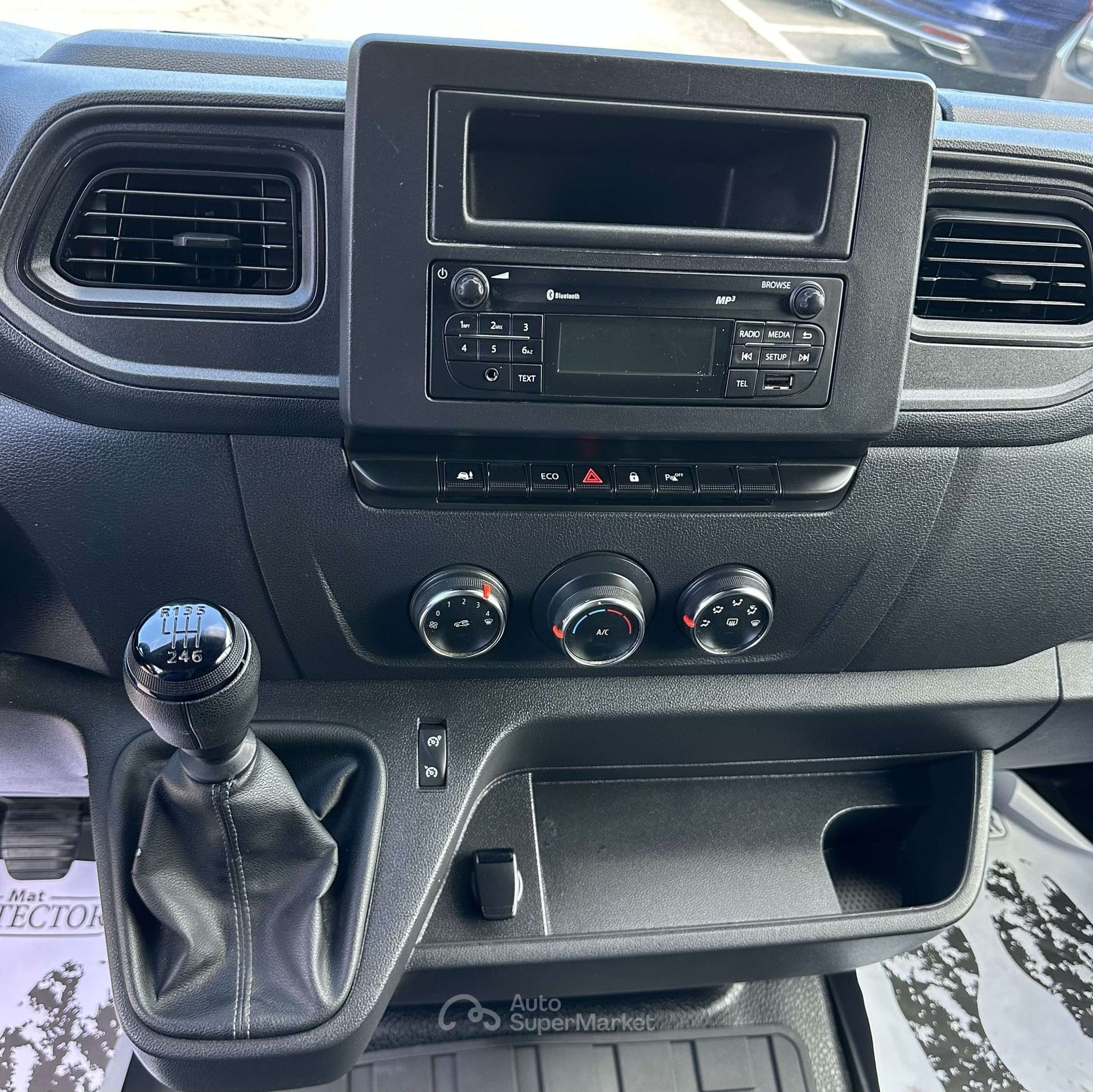 Nissan Interstar