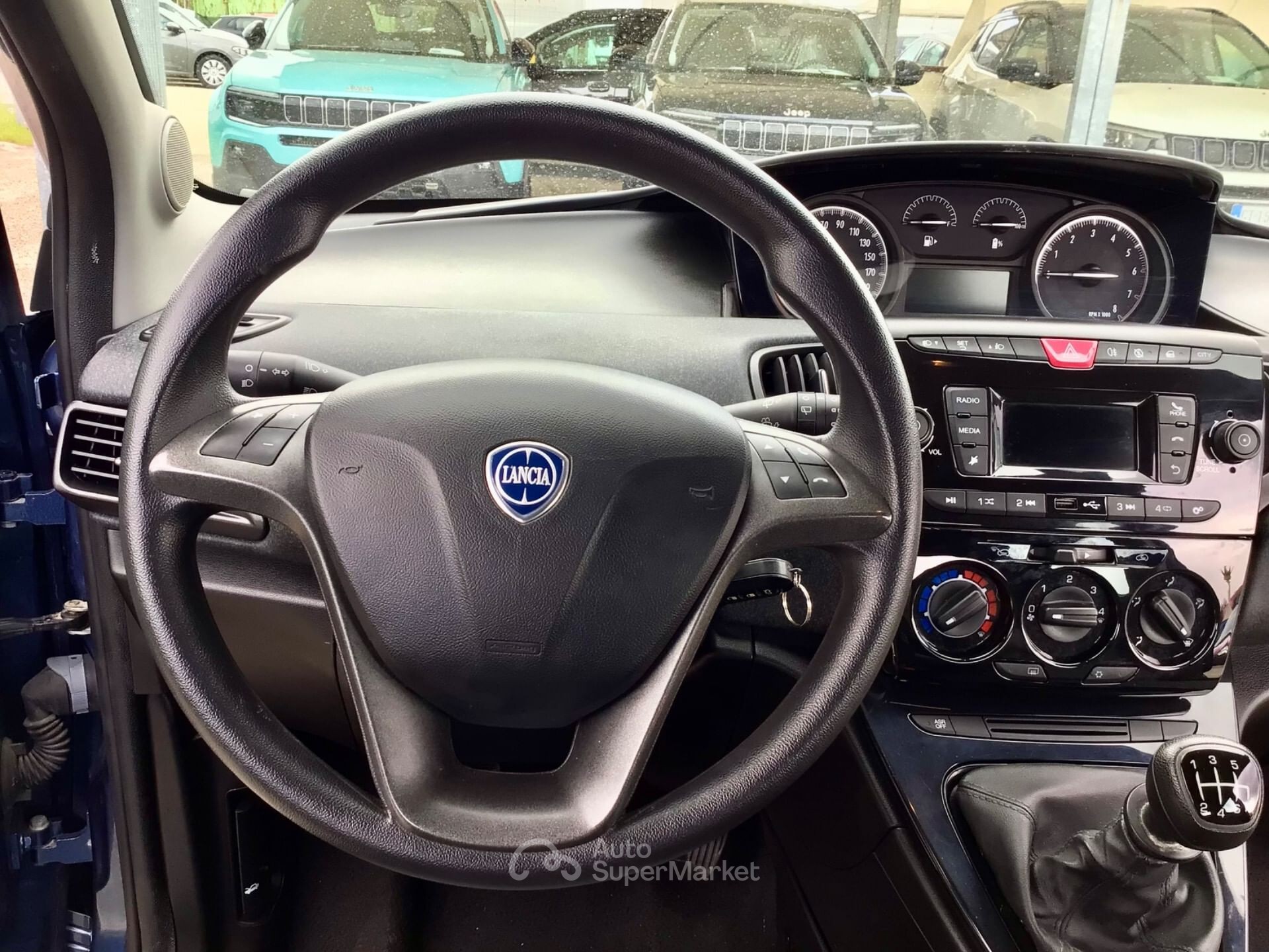 Lancia Ypsilon