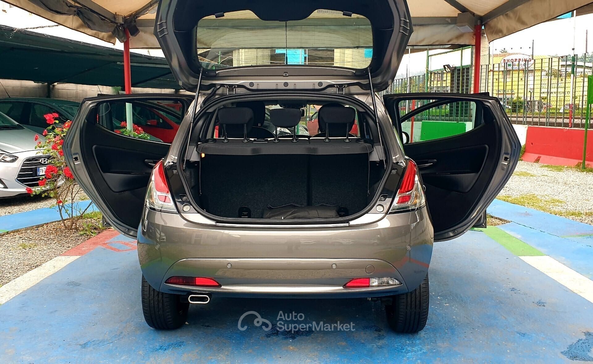 Lancia Ypsilon