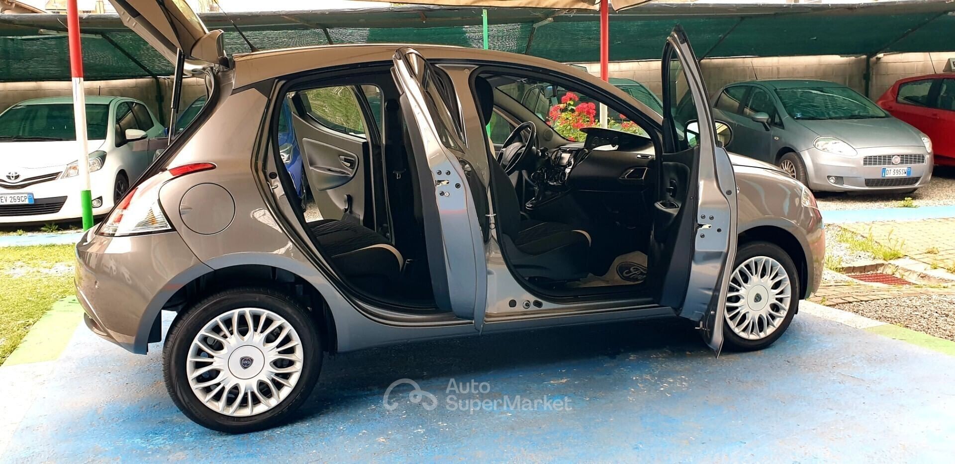 Lancia Ypsilon