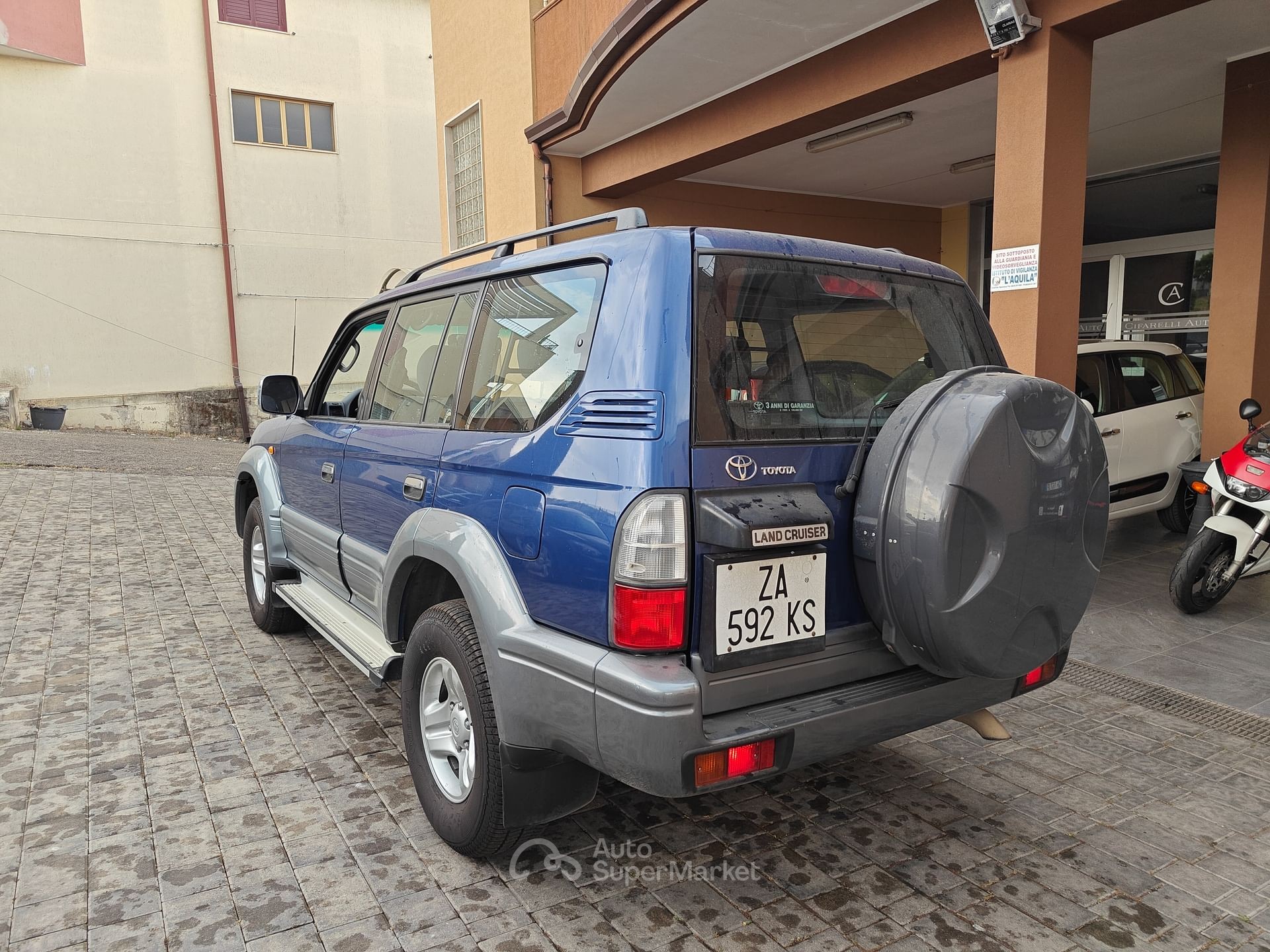 Toyota Land Cruiser