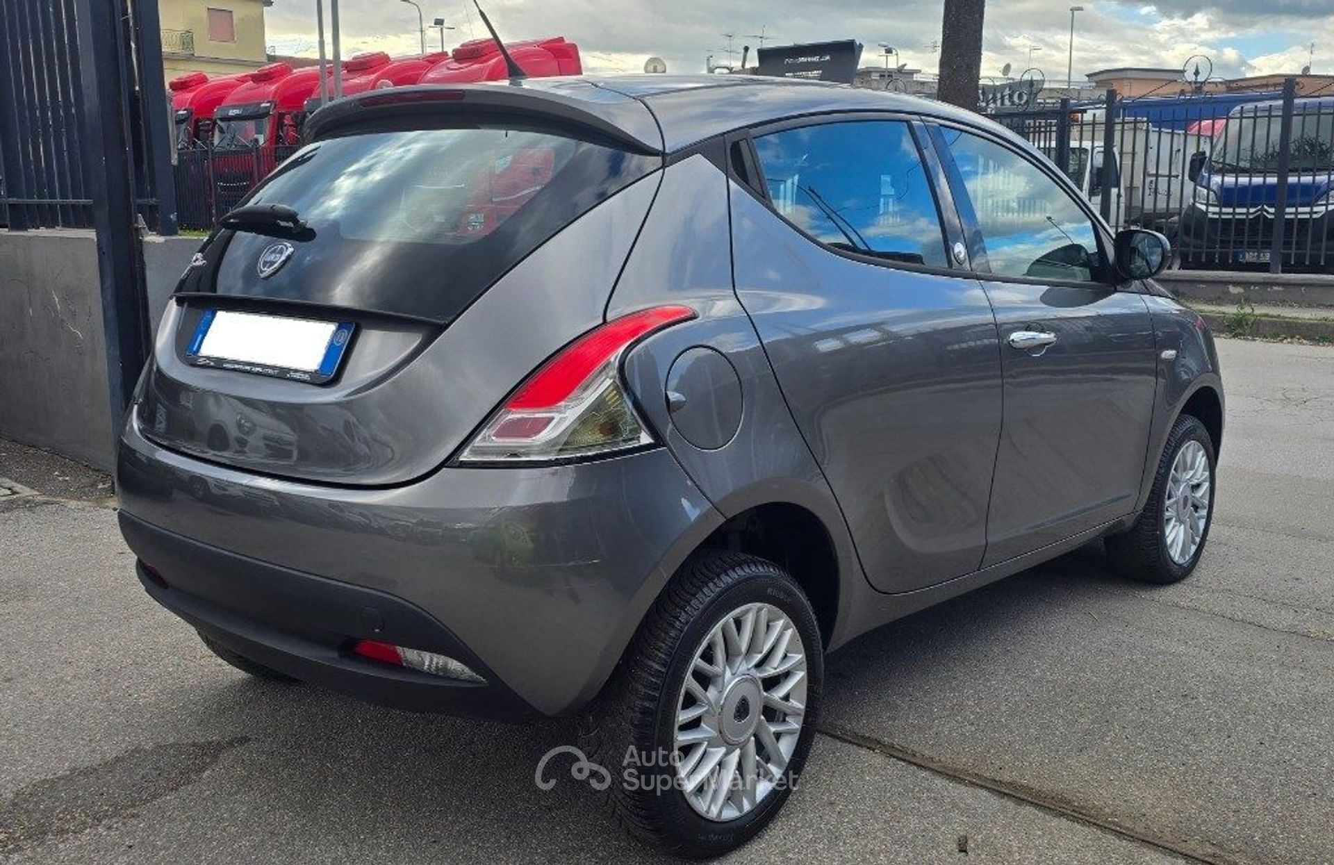 Lancia Ypsilon