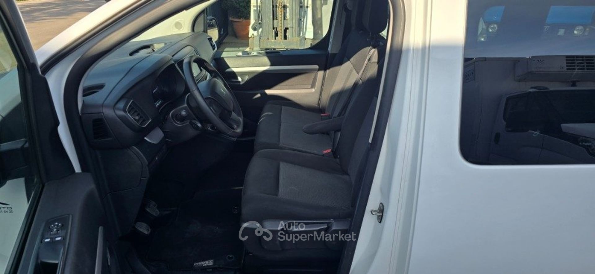 Peugeot Traveller