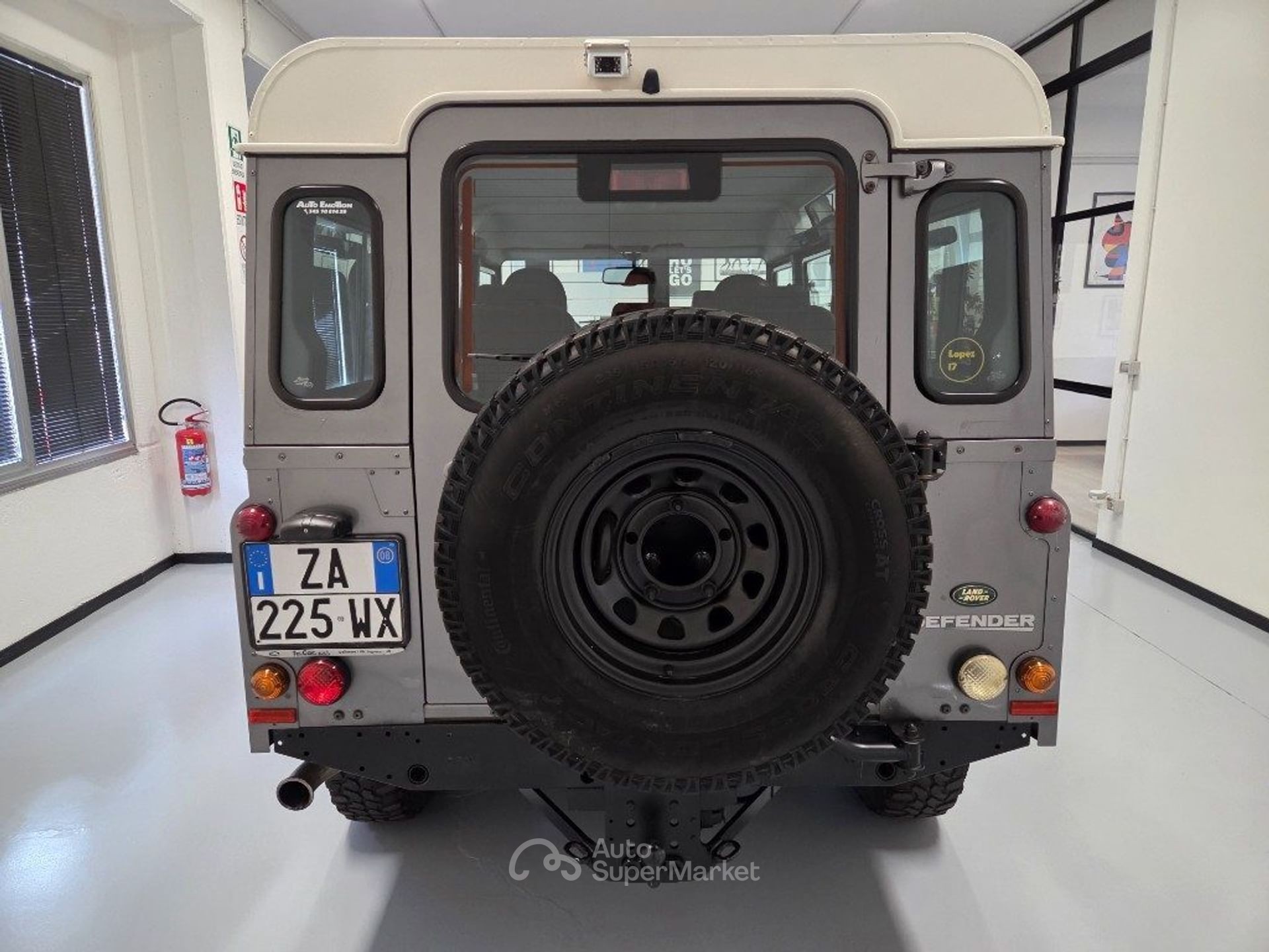 Land Rover Defender