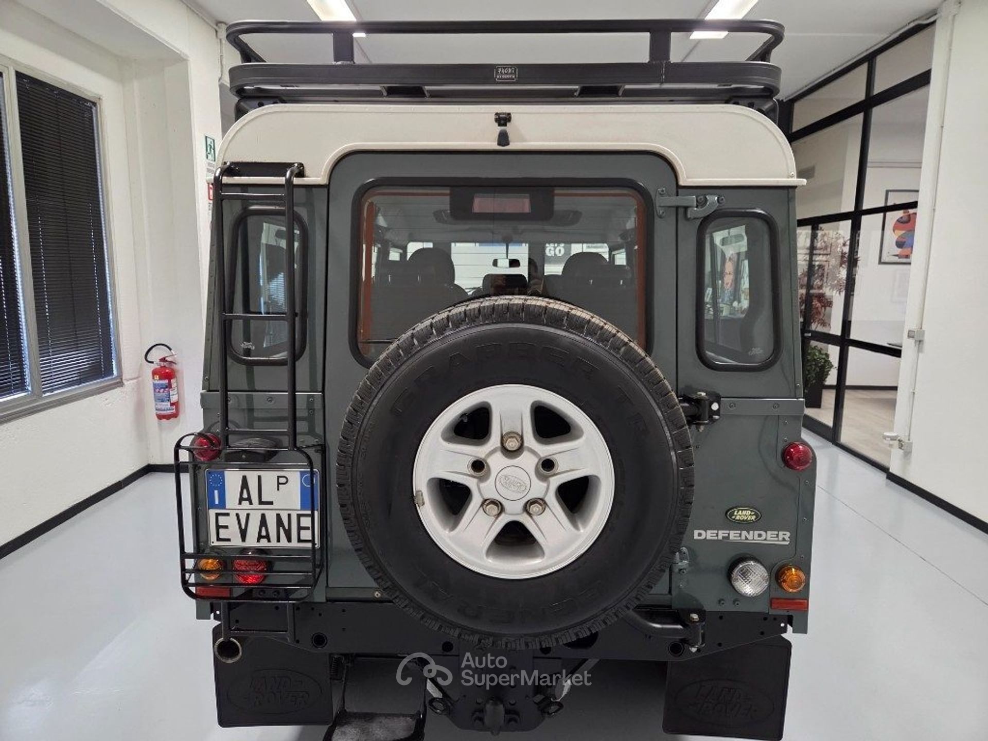 Land Rover Defender