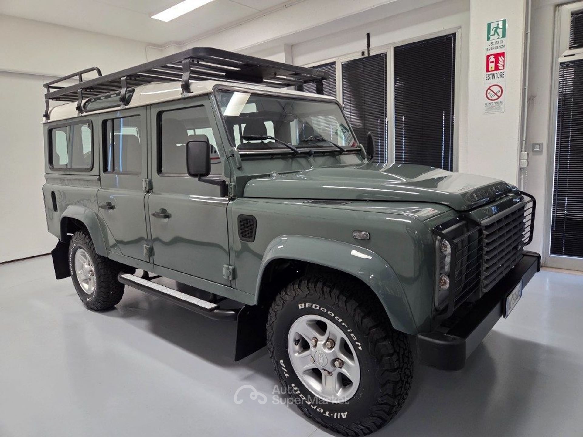 Land Rover Defender
