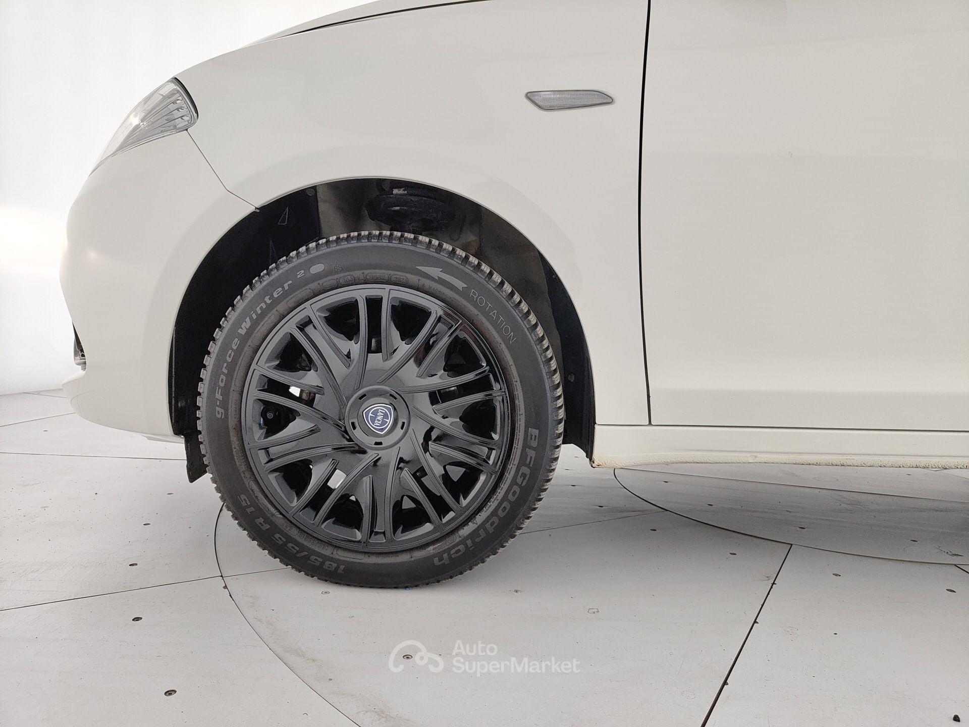 Lancia Ypsilon