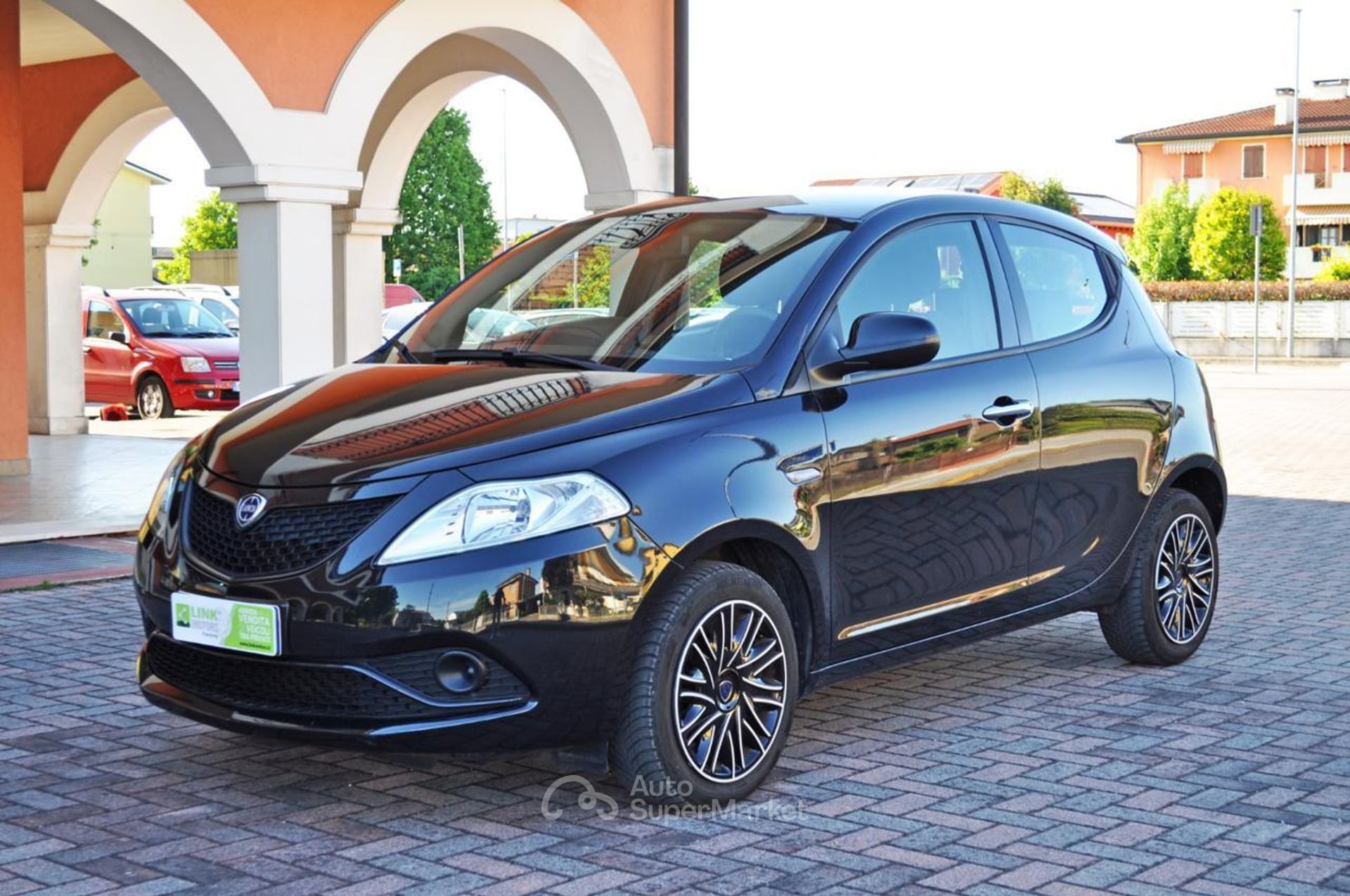 Lancia Ypsilon