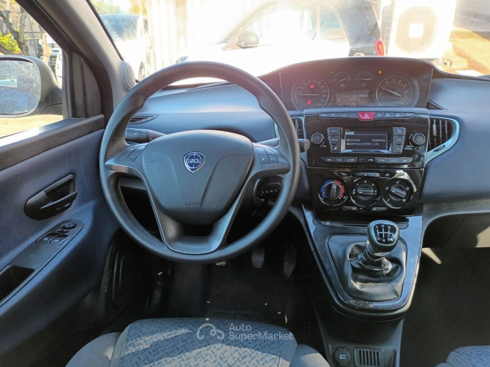 Lancia Ypsilon